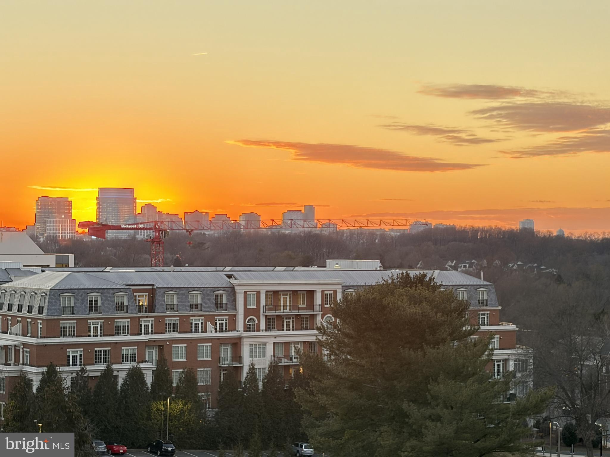 MCLEAN HOUSE NORTH - Residential