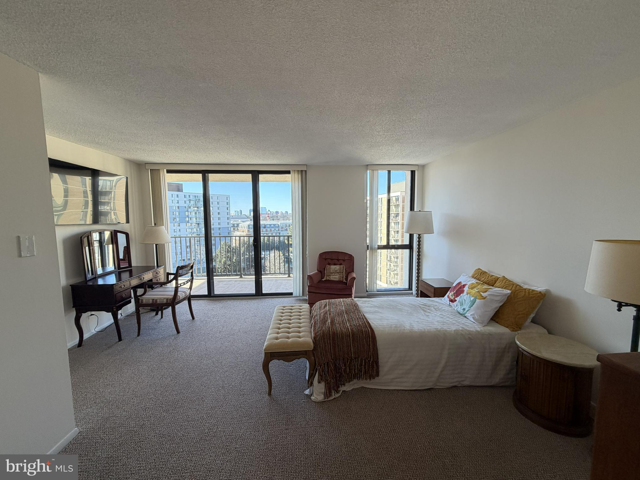 MCLEAN HOUSE NORTH - Residential