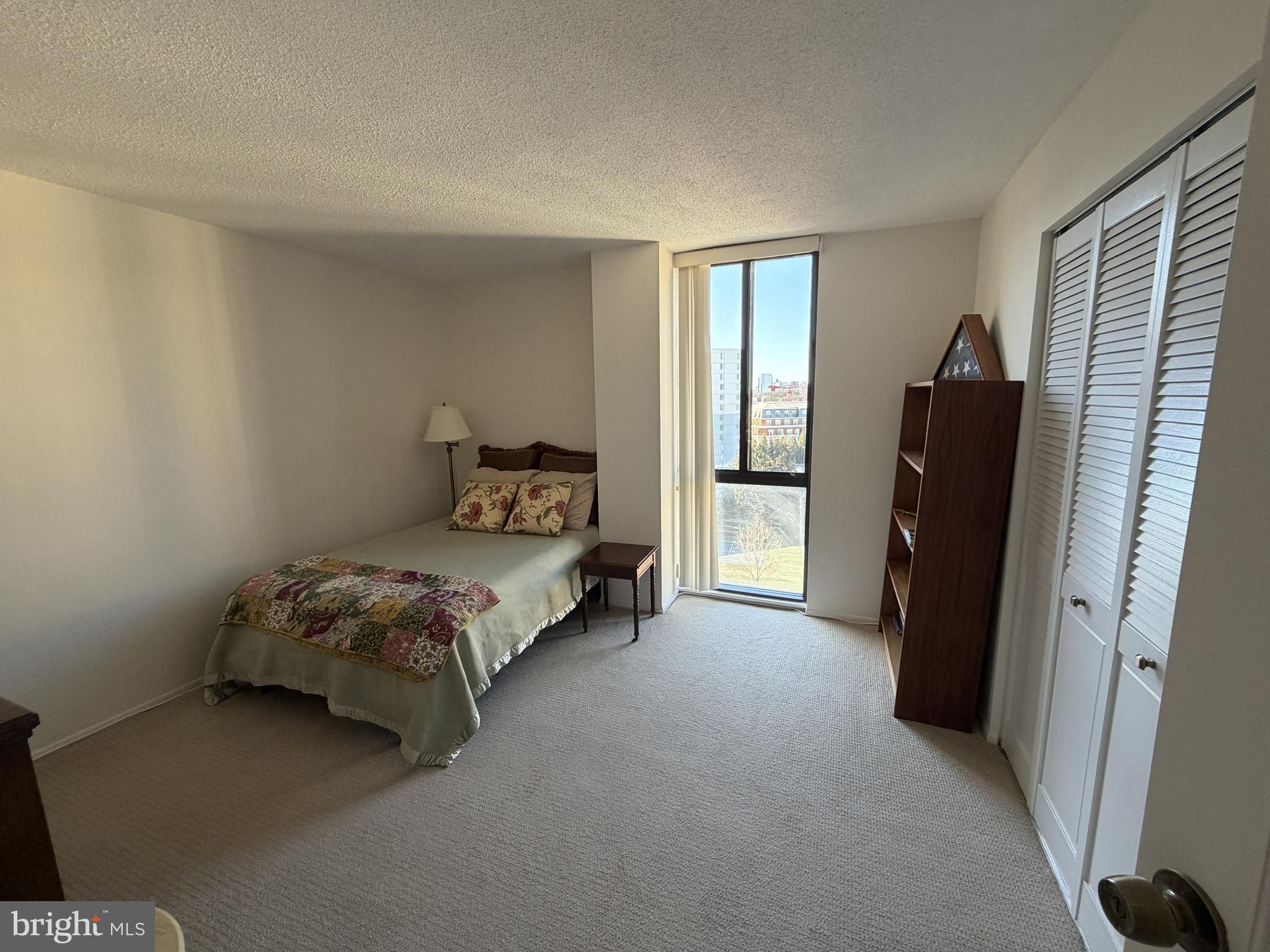 MCLEAN HOUSE NORTH - Residential