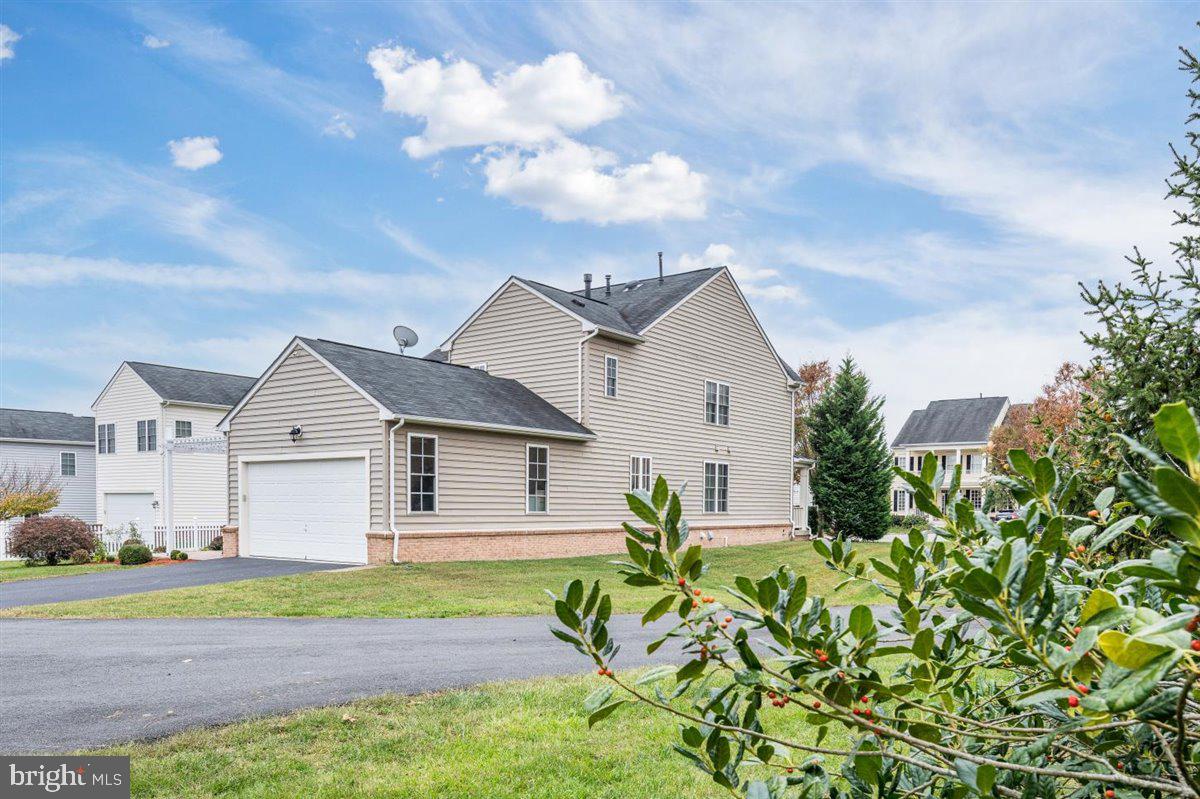 NEW BRISTOW VILLAGE - Residential