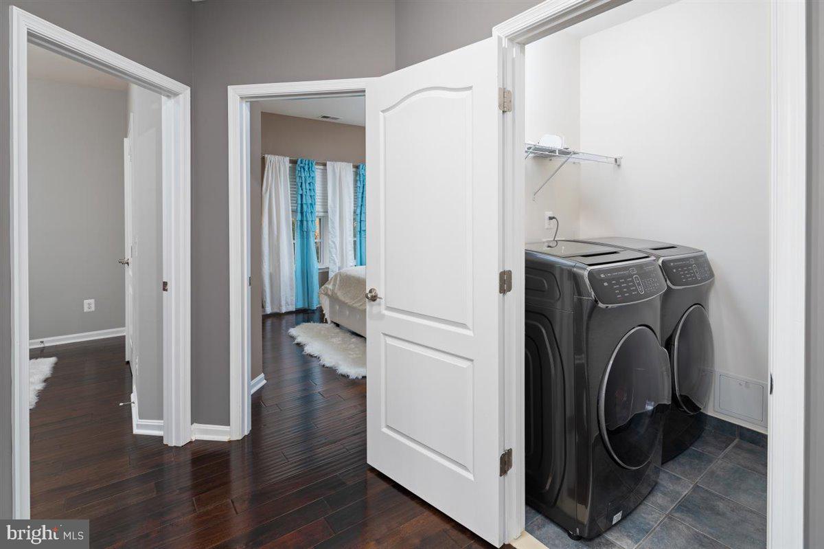 NEW BRISTOW VILLAGE - Residential