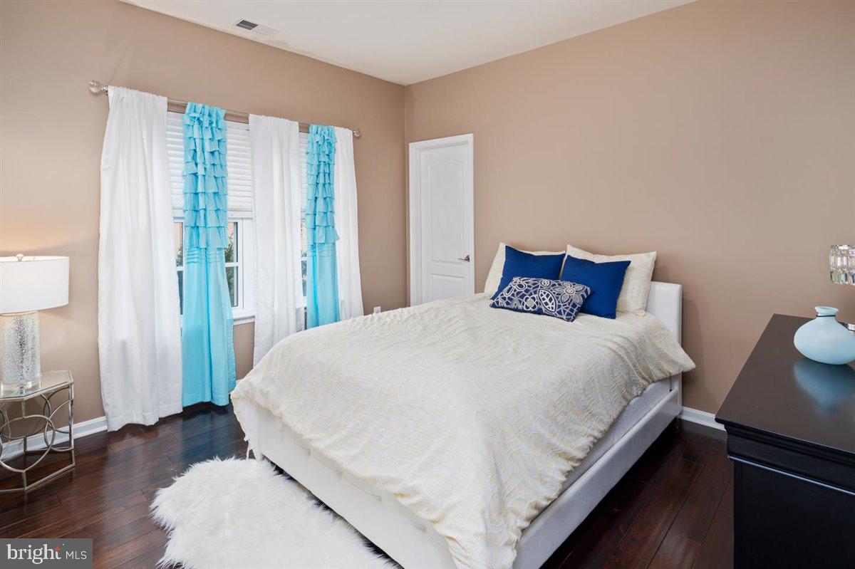 NEW BRISTOW VILLAGE - Residential