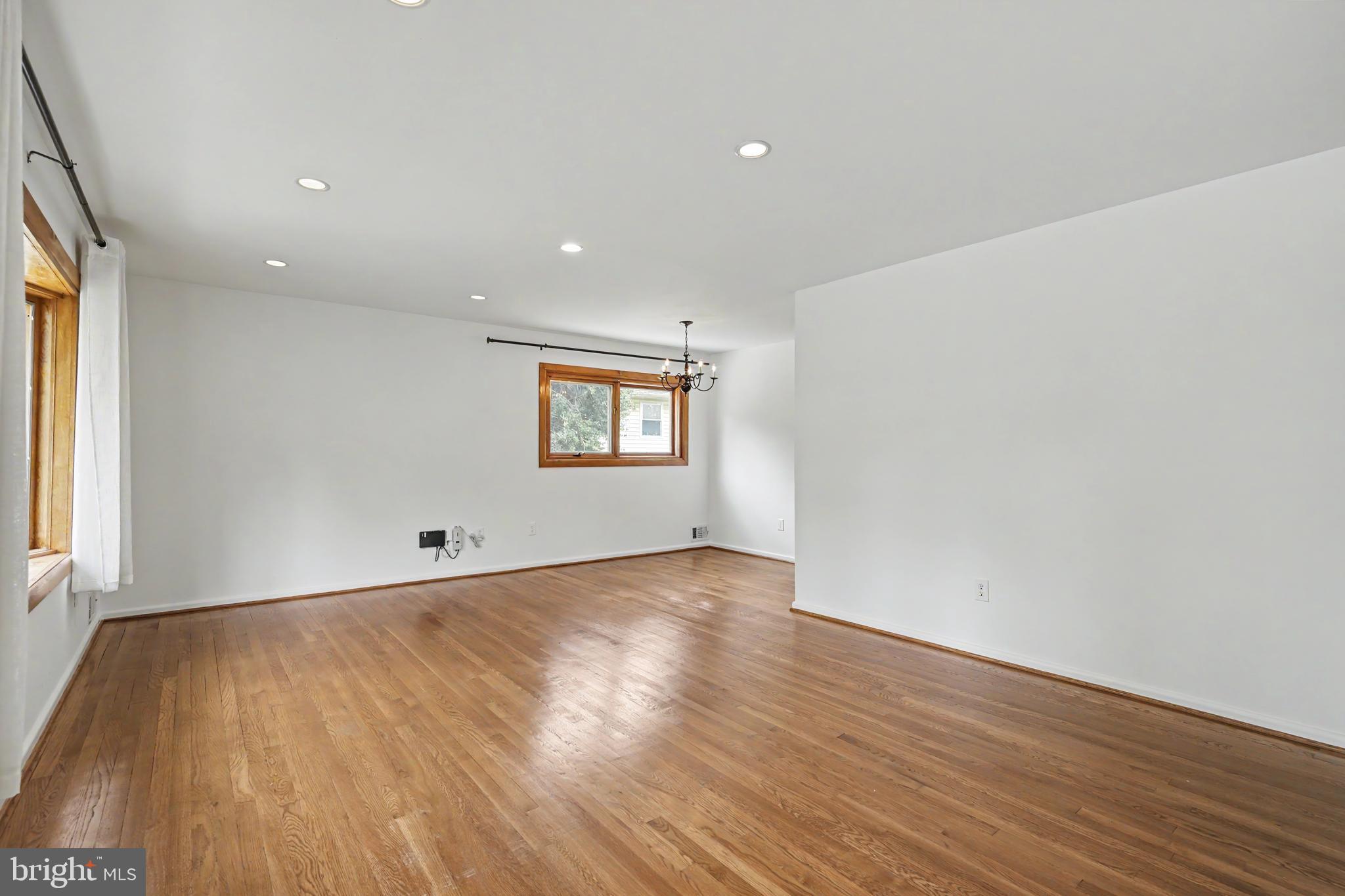 604 YEONAS DRIVE SW