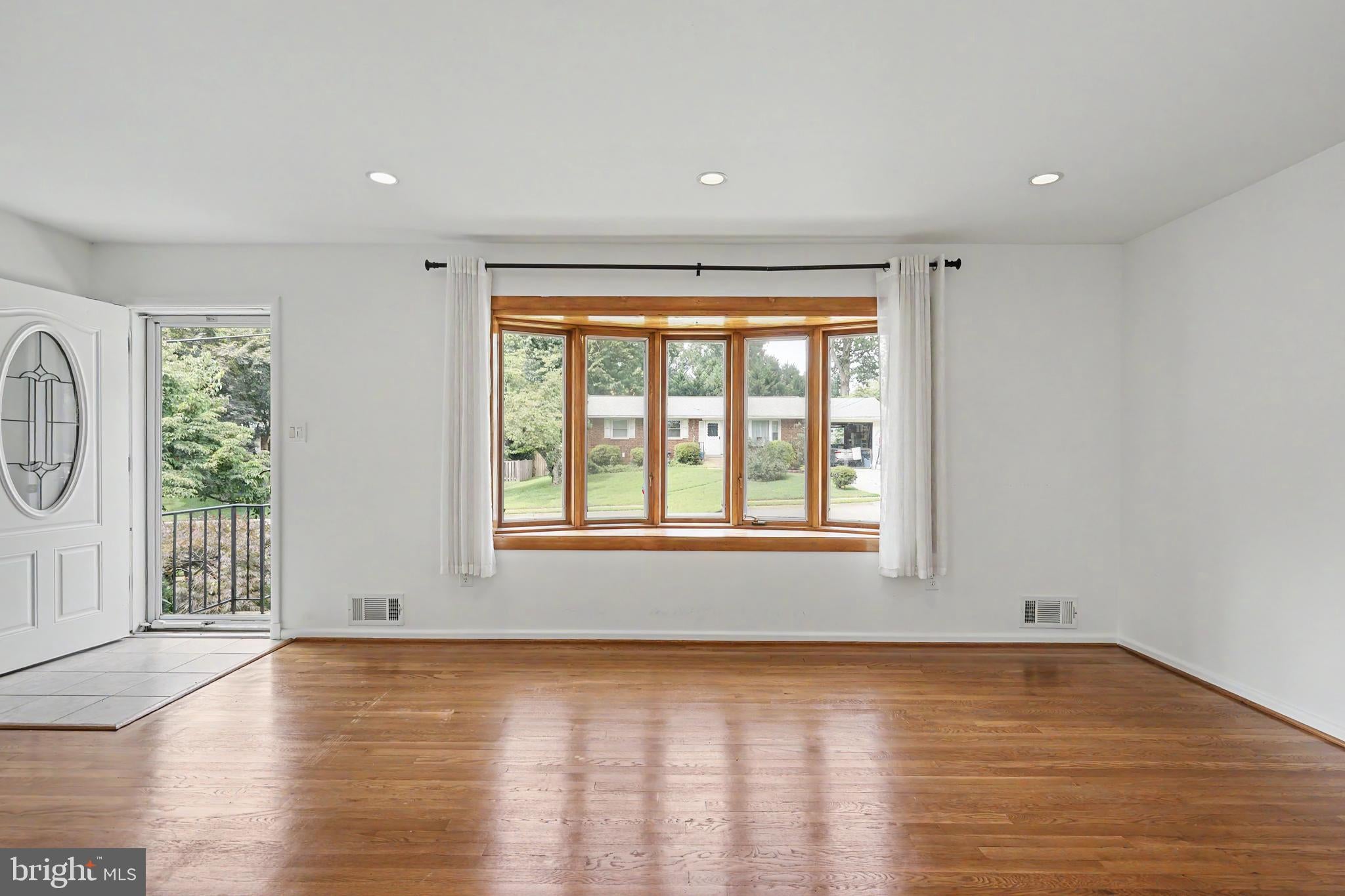604 YEONAS DRIVE SW