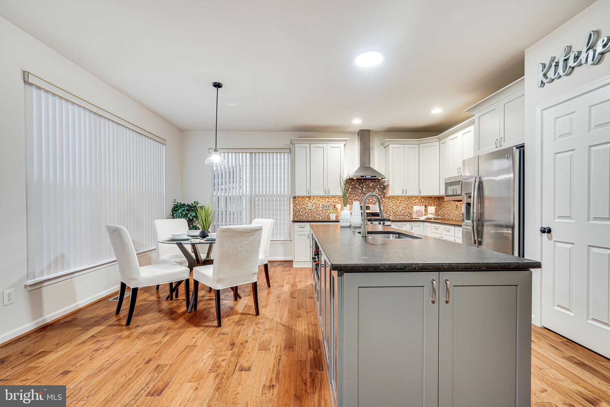 SOUTH RIDING - Residential