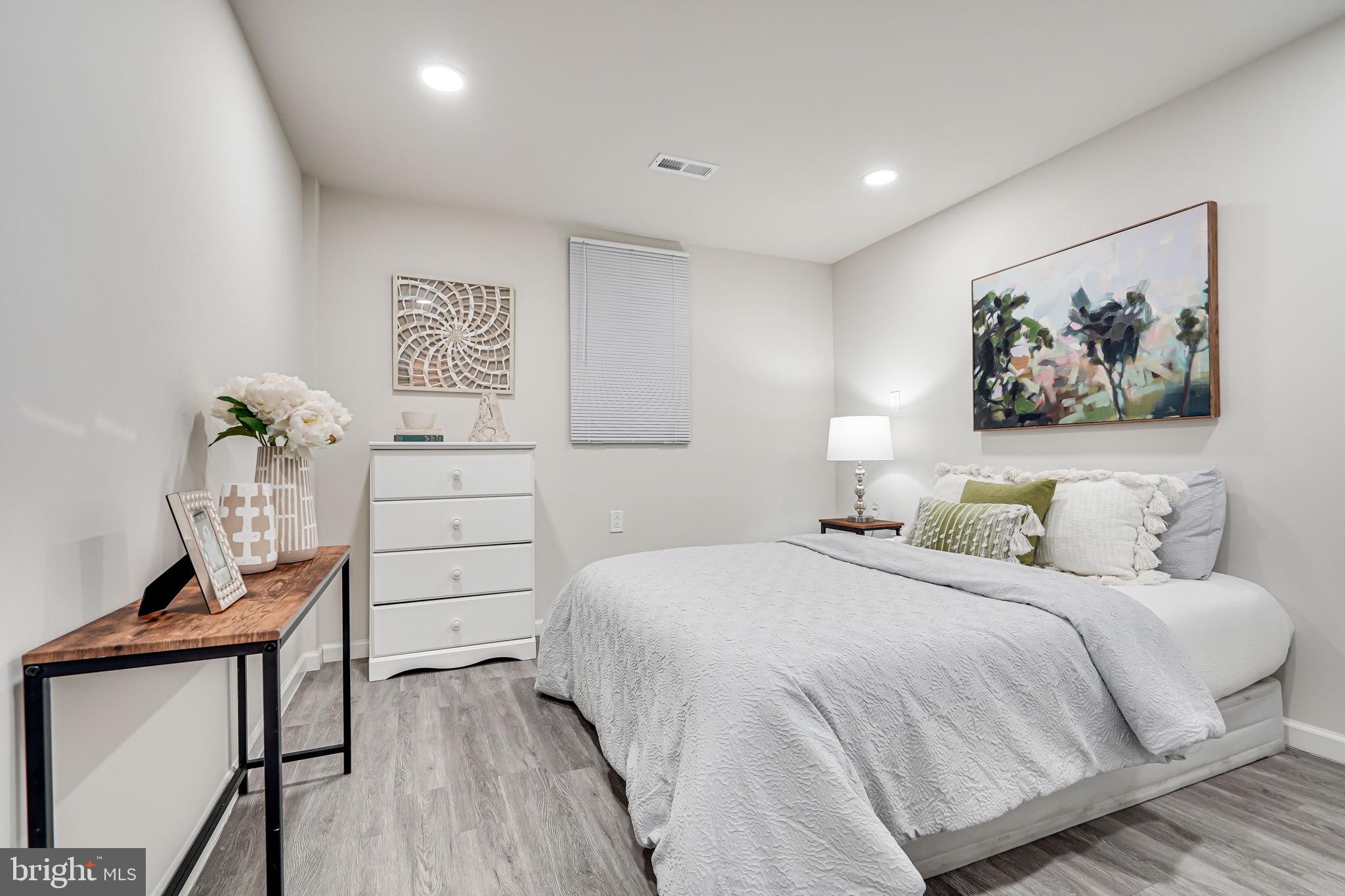 SOUTH RIDING - Residential