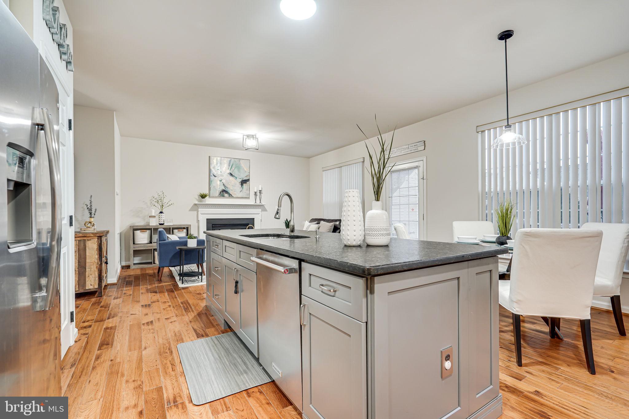 SOUTH RIDING - Residential