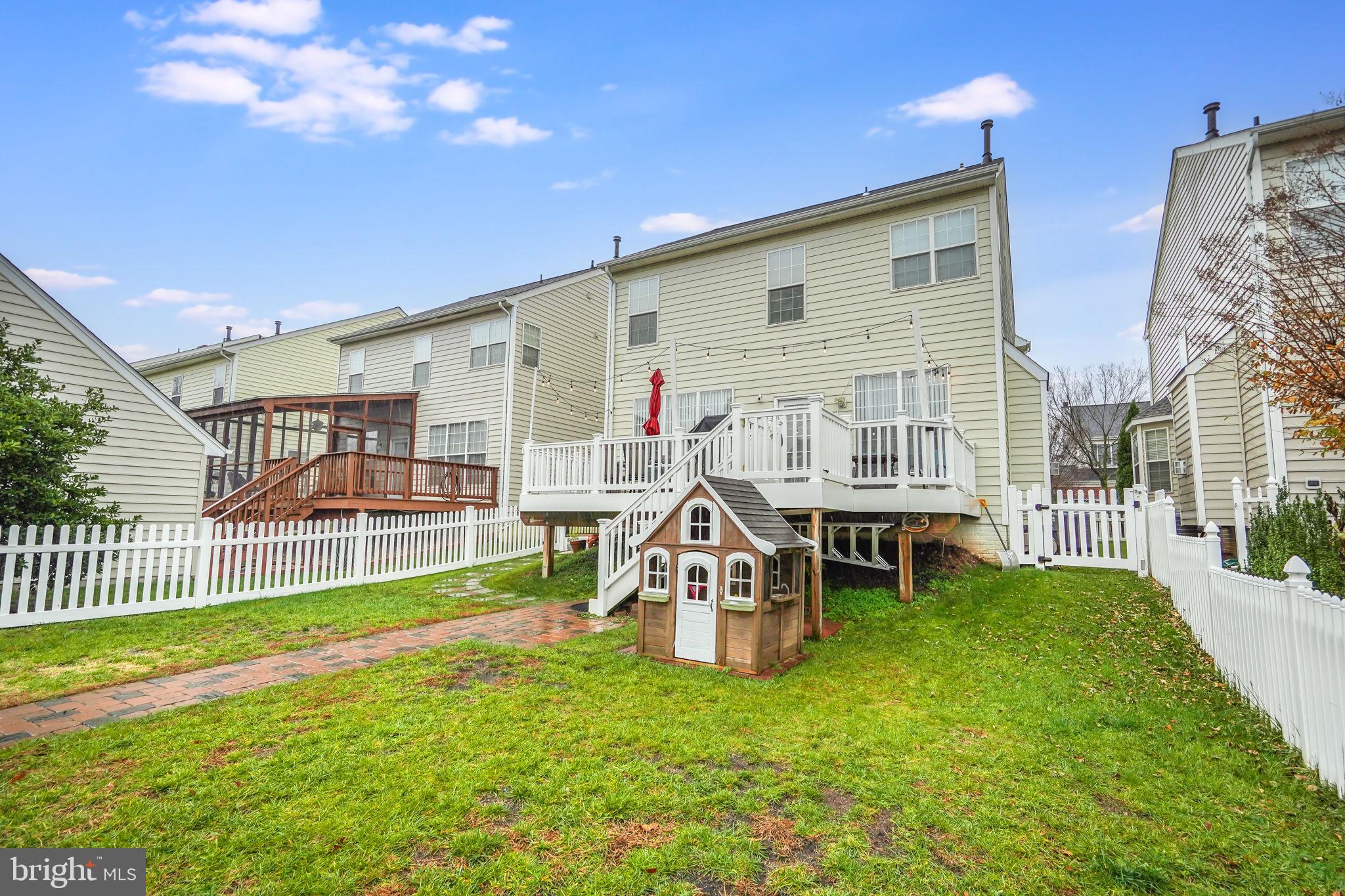 SOUTH RIDING - Residential