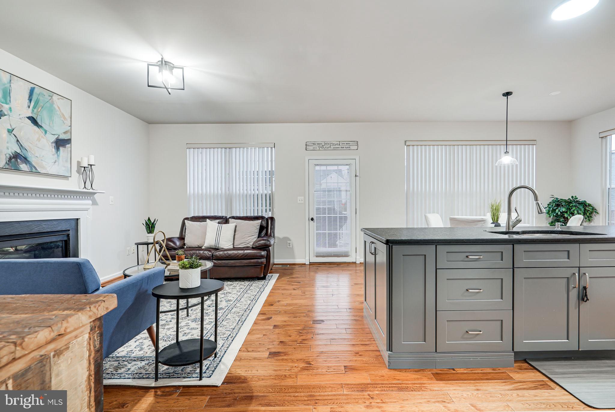 SOUTH RIDING - Residential