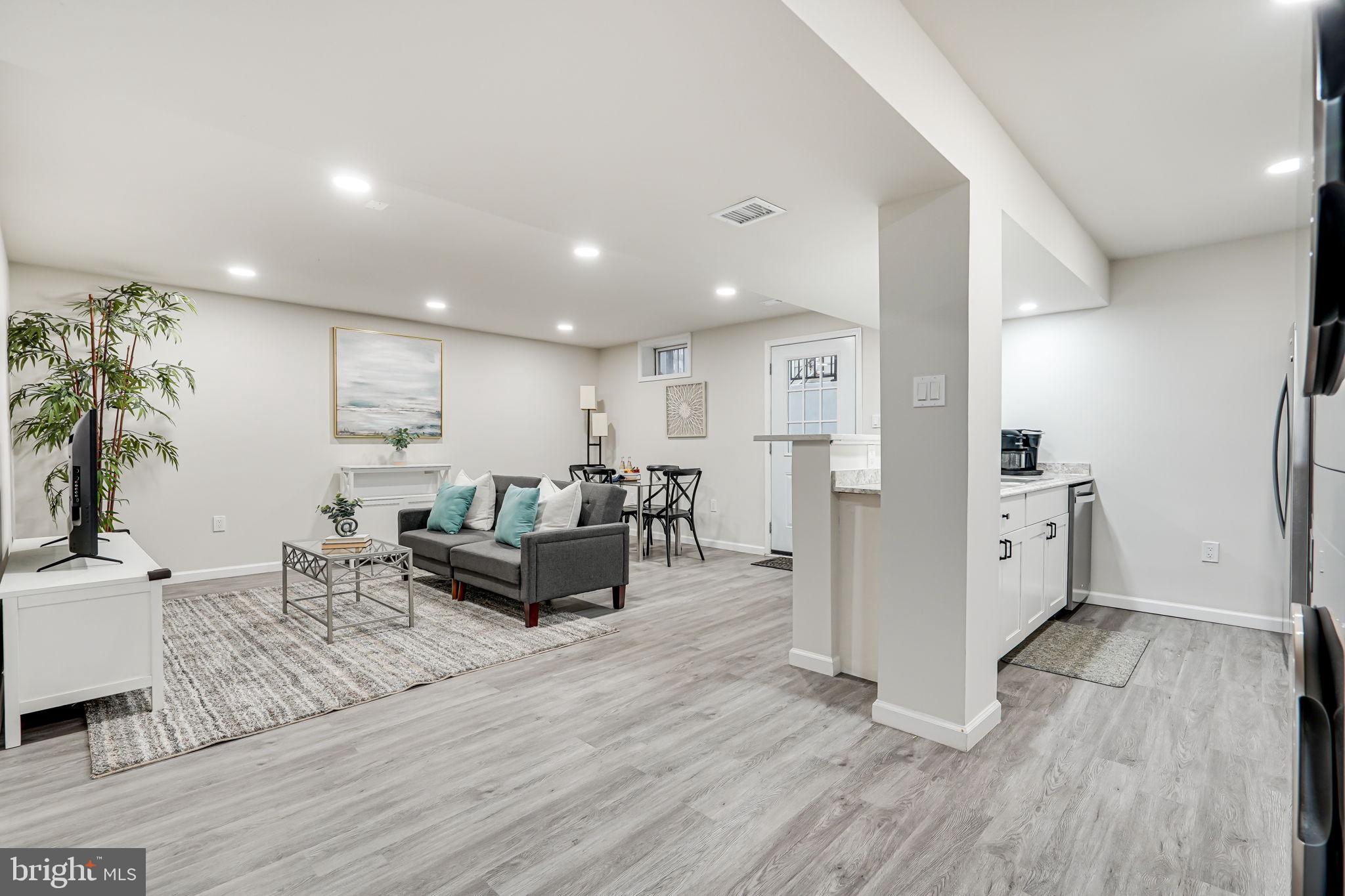 SOUTH RIDING - Residential