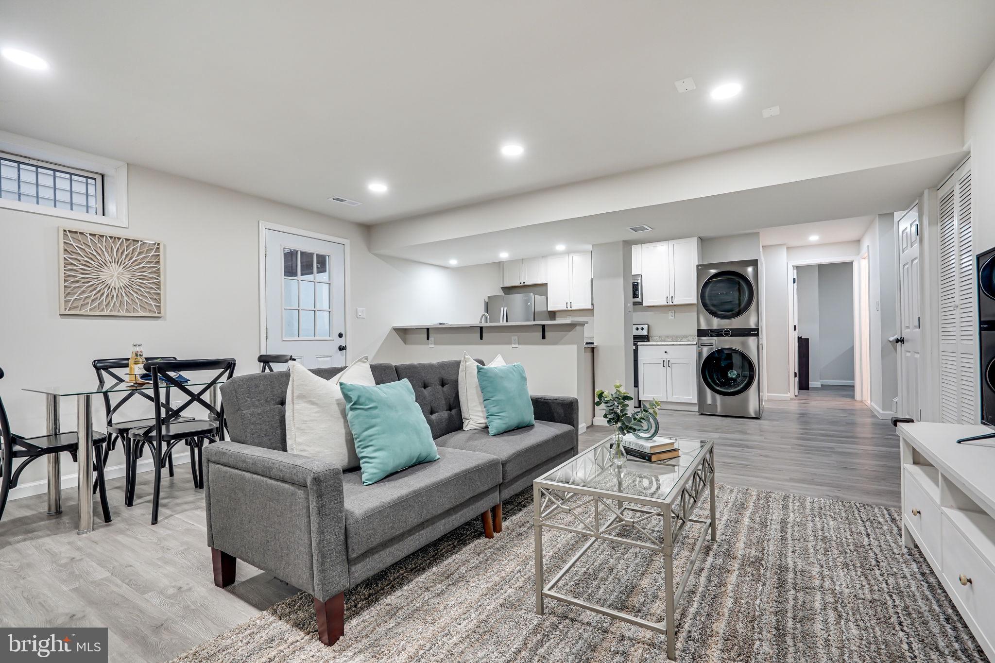 SOUTH RIDING - Residential