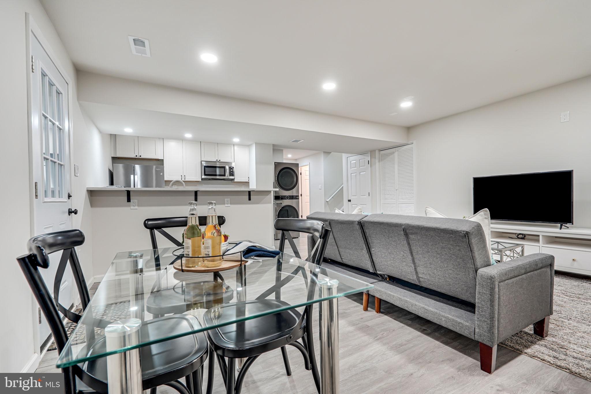 SOUTH RIDING - Residential