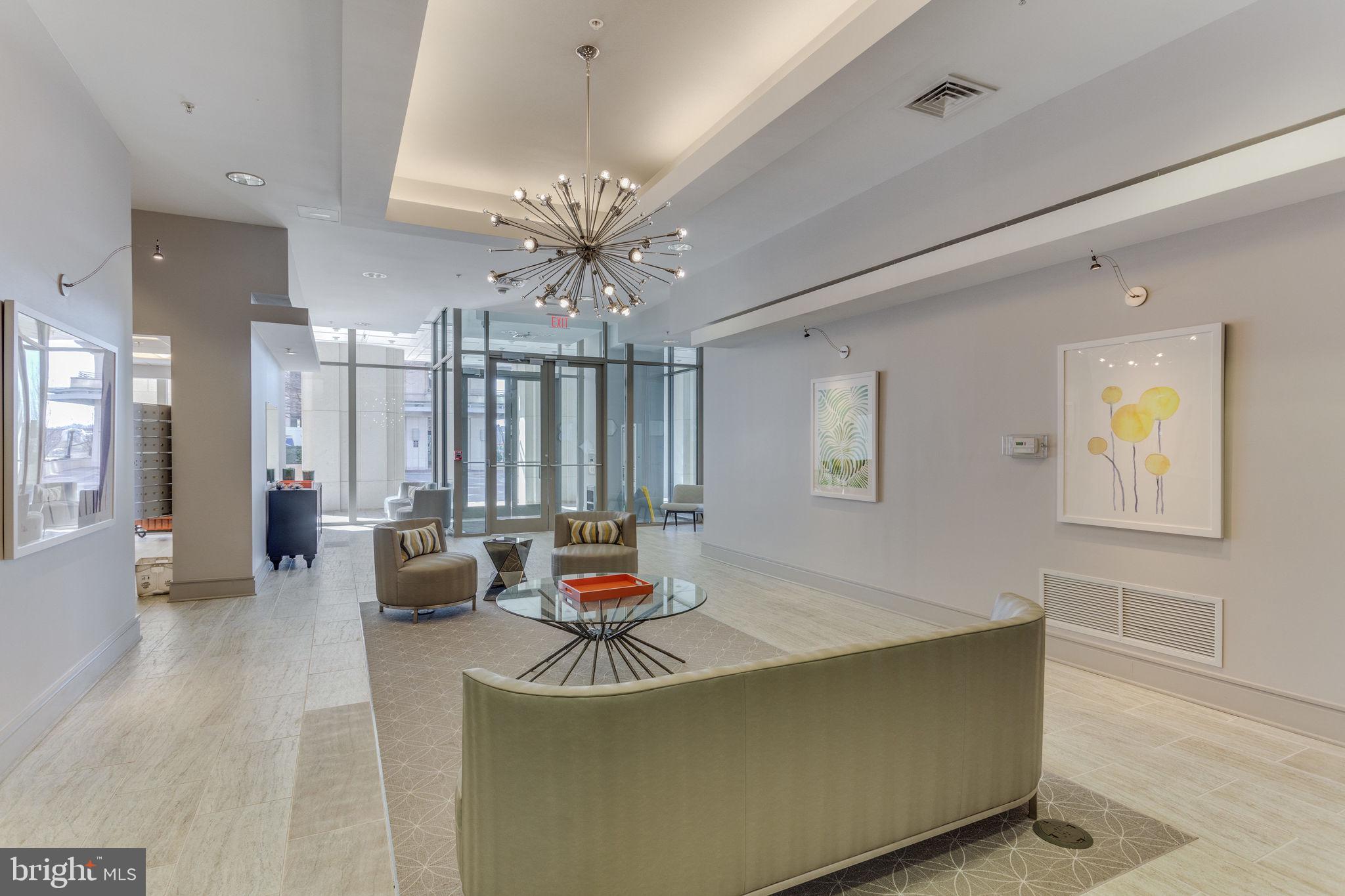 ECLIPSE ON CENTER PARK - Residential