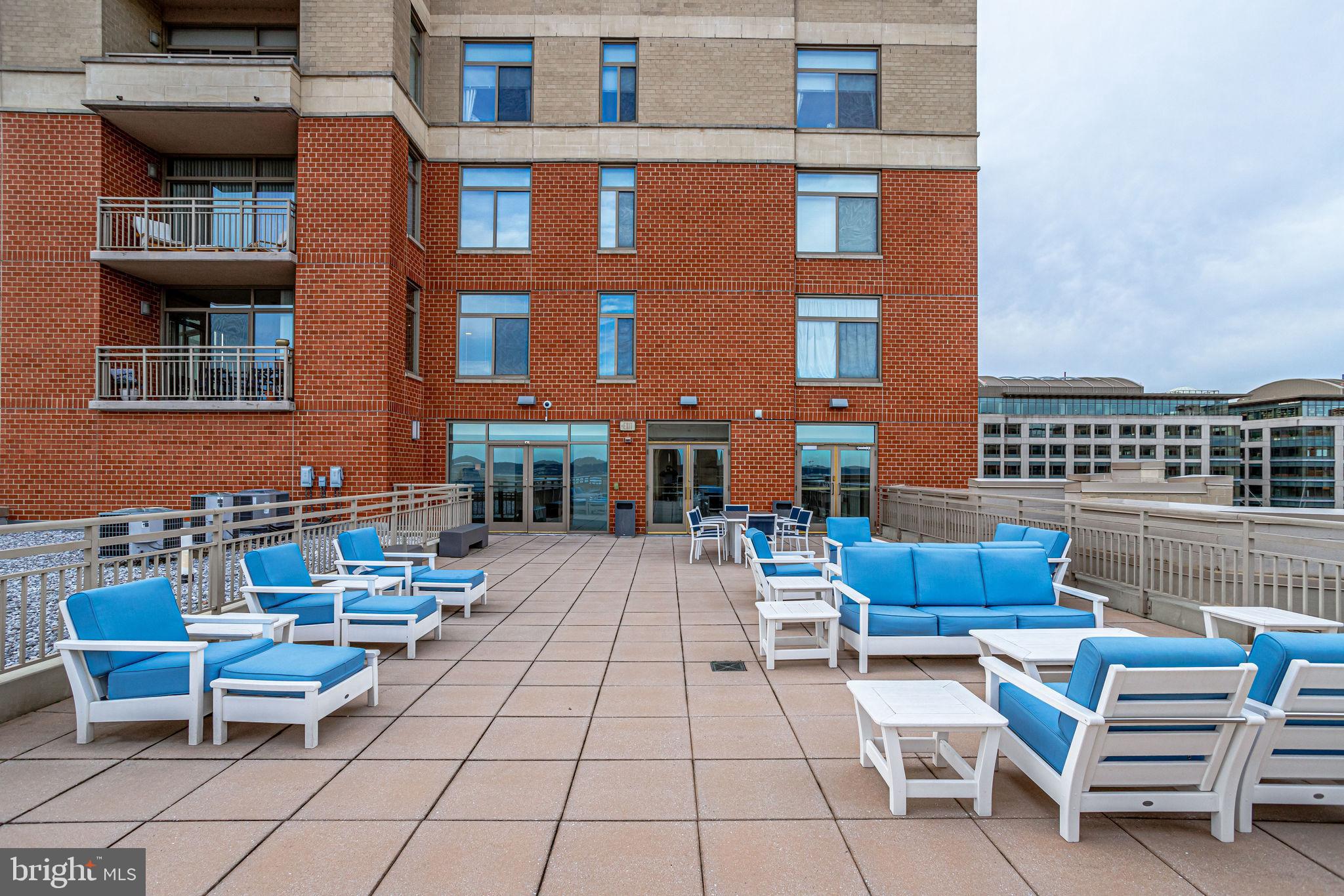 ECLIPSE ON CENTER PARK - Residential