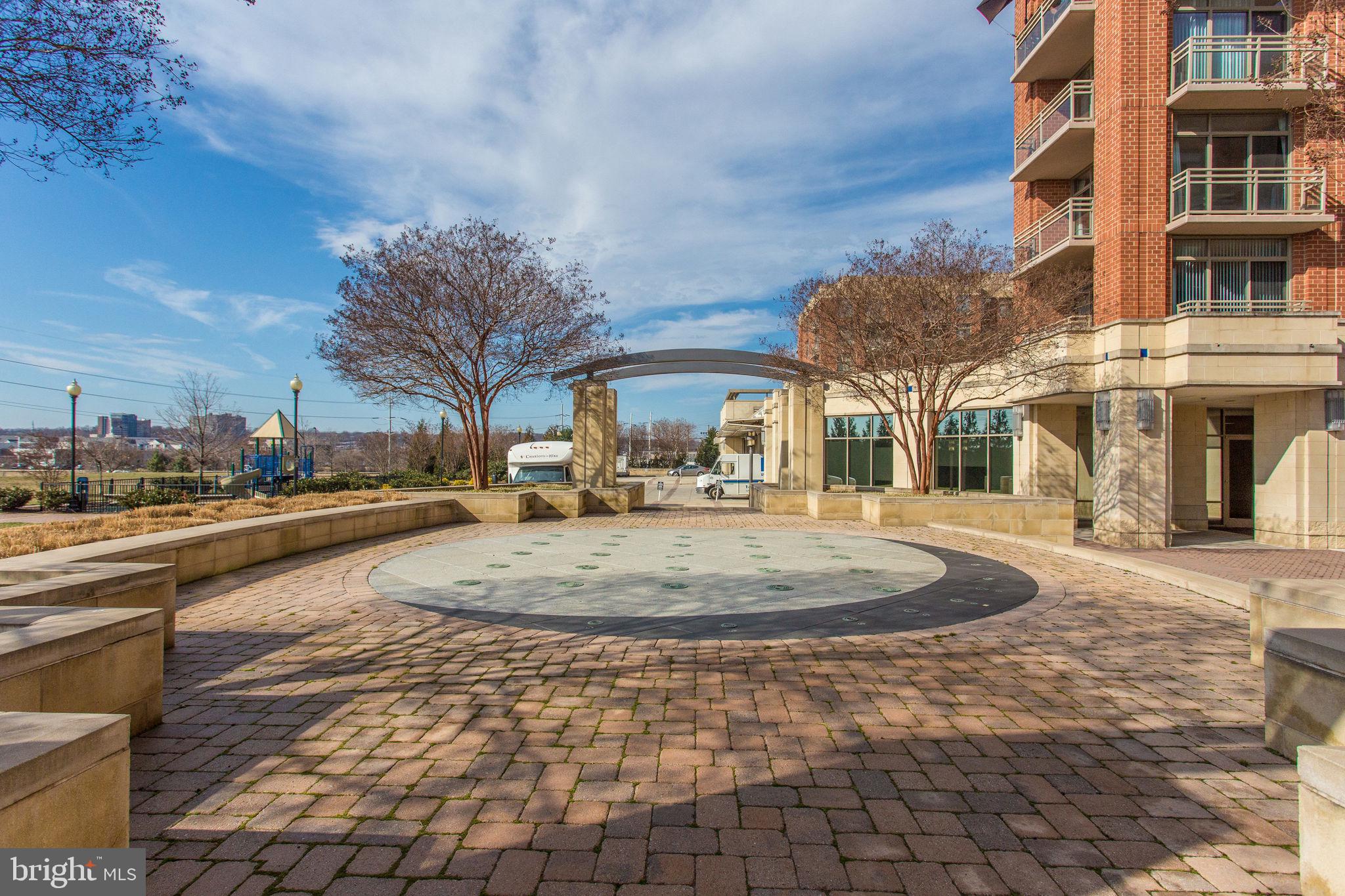 ECLIPSE ON CENTER PARK - Residential