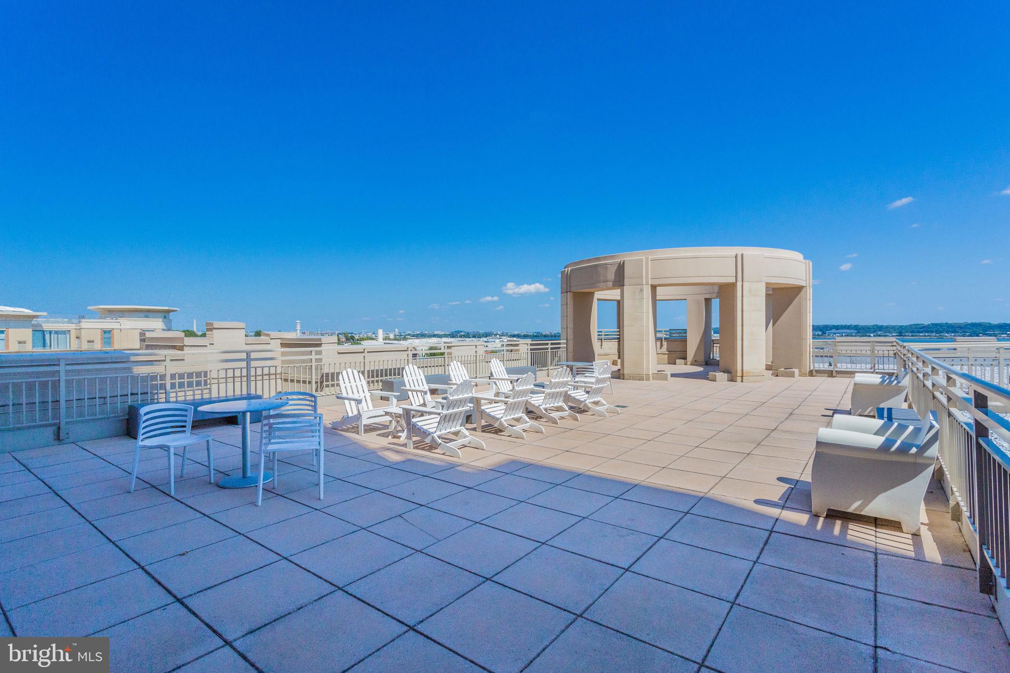 ECLIPSE ON CENTER PARK - Residential