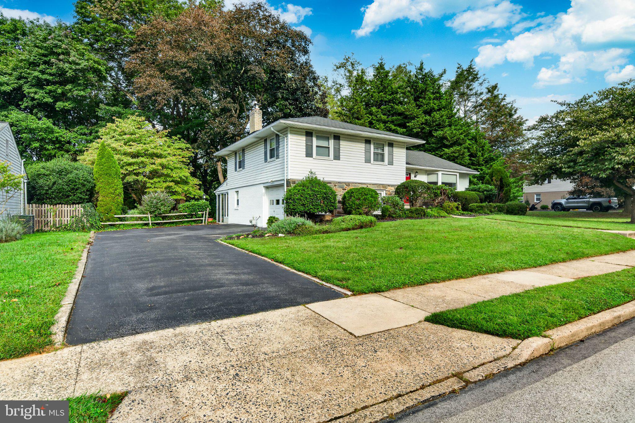 1155 S LEHIGH CIRCLE