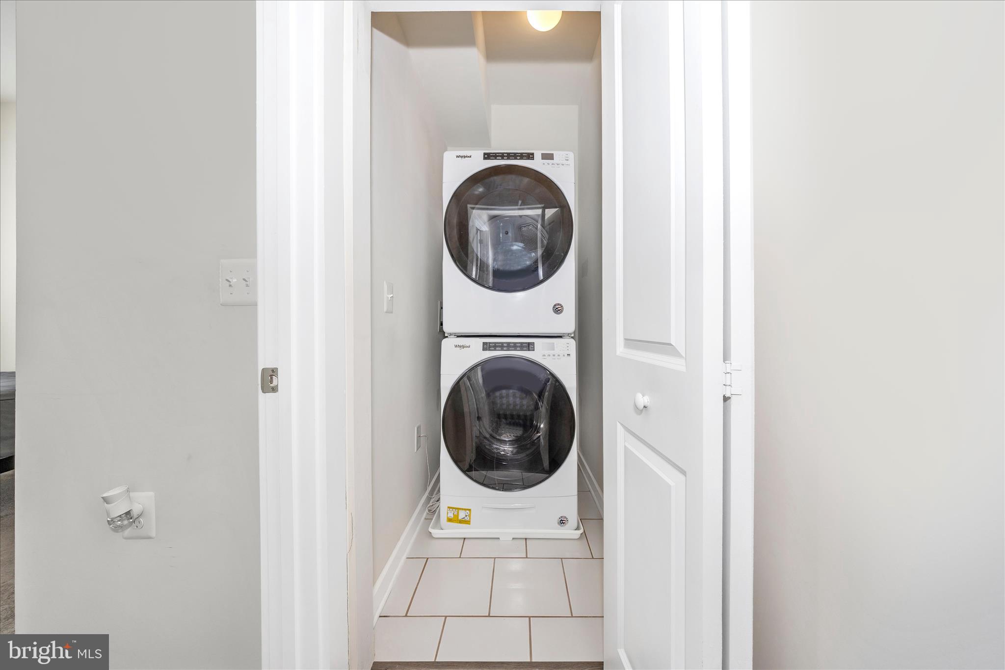 RIVER PLACE - Residential