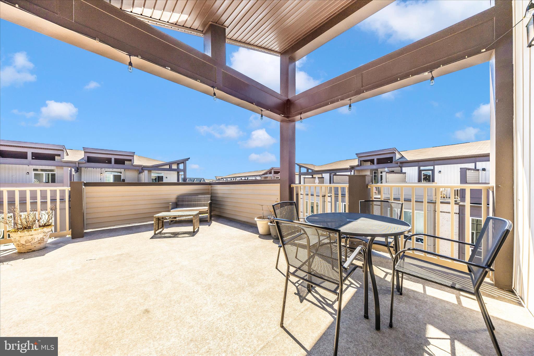 RIVER PLACE - Residential