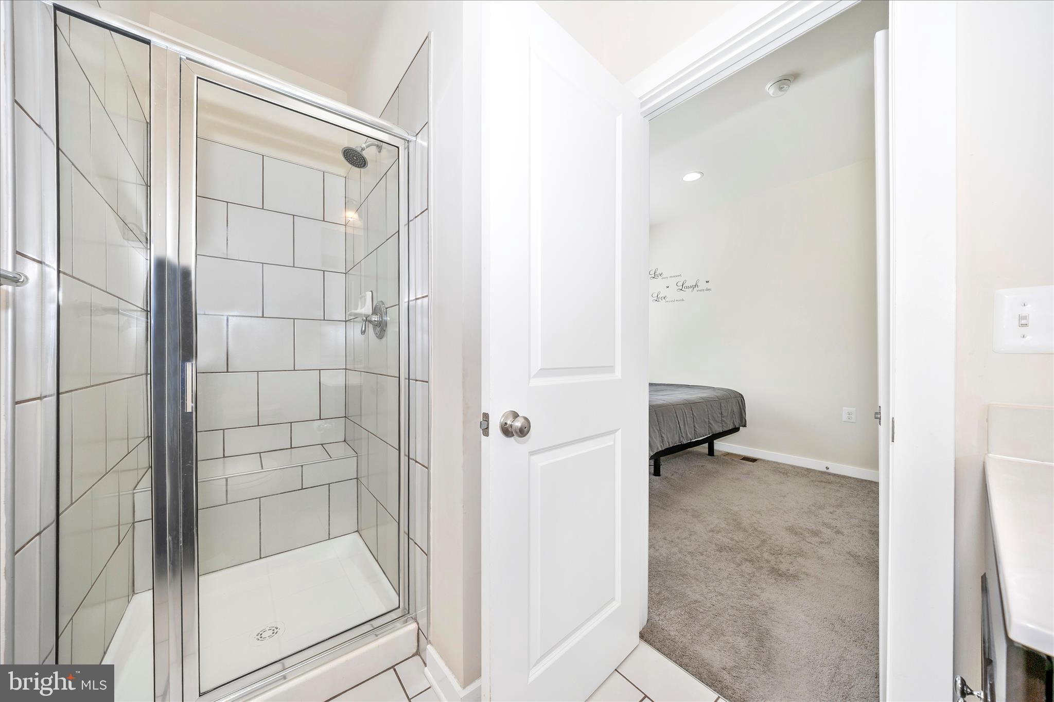 RIVER PLACE - Residential