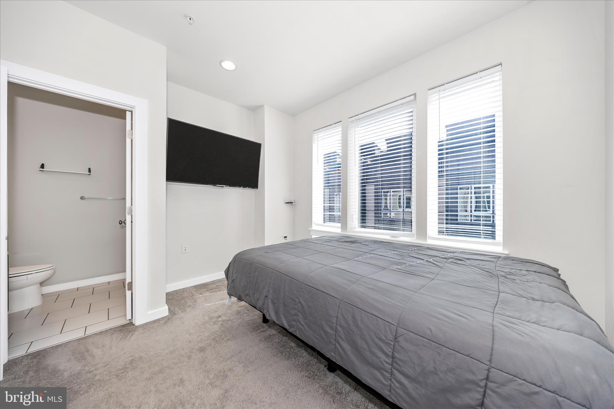 RIVER PLACE - Residential