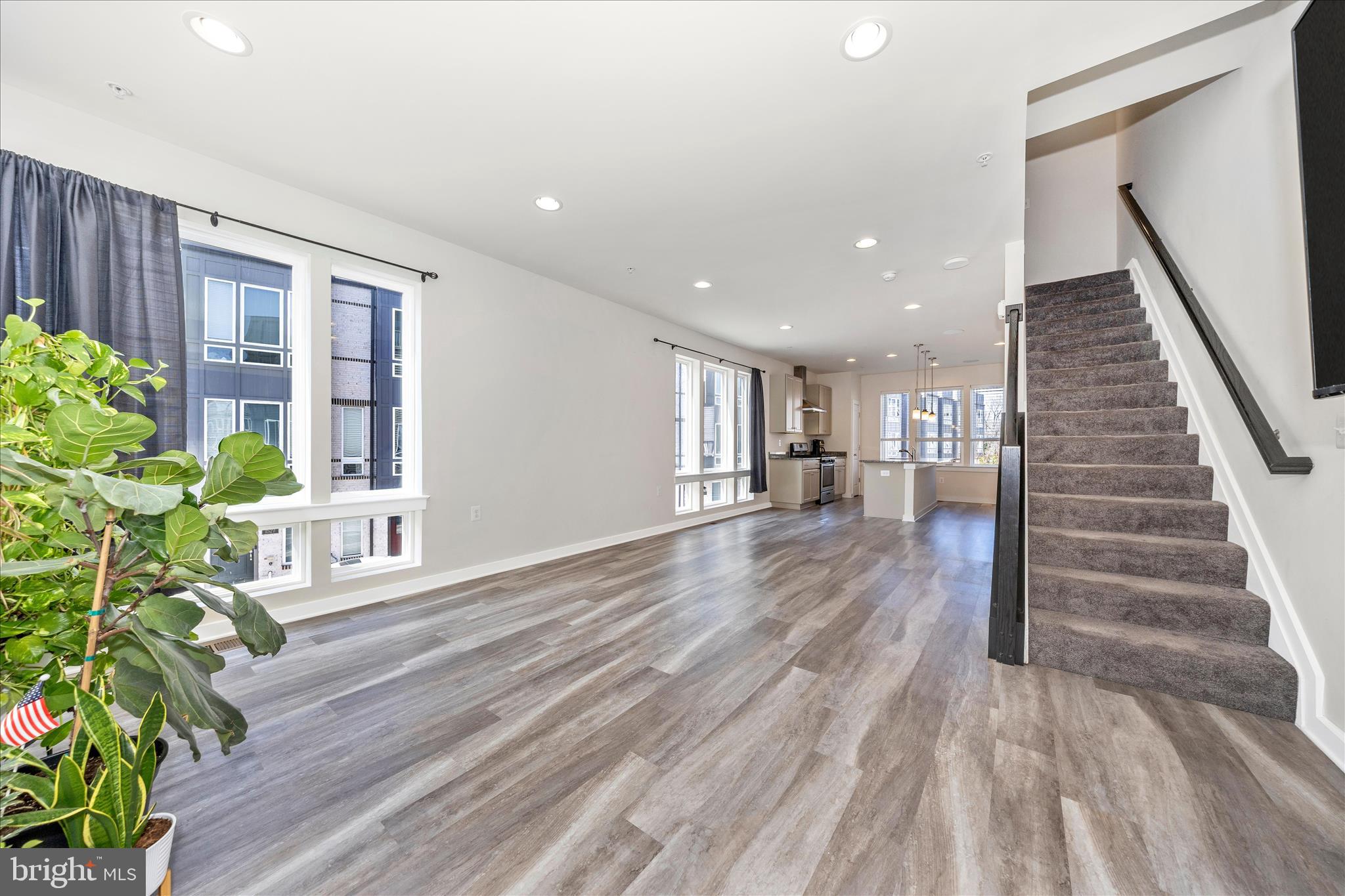 RIVER PLACE - Residential