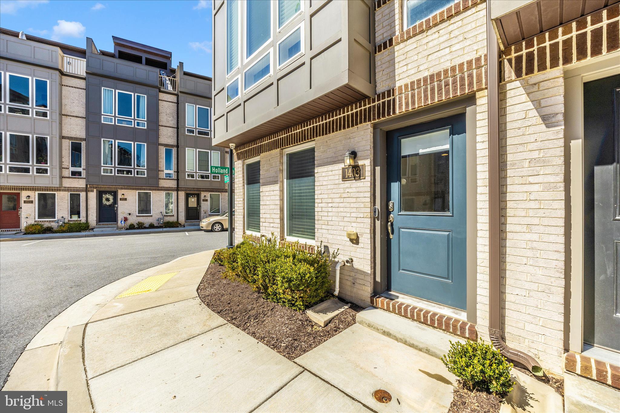 RIVER PLACE - Residential