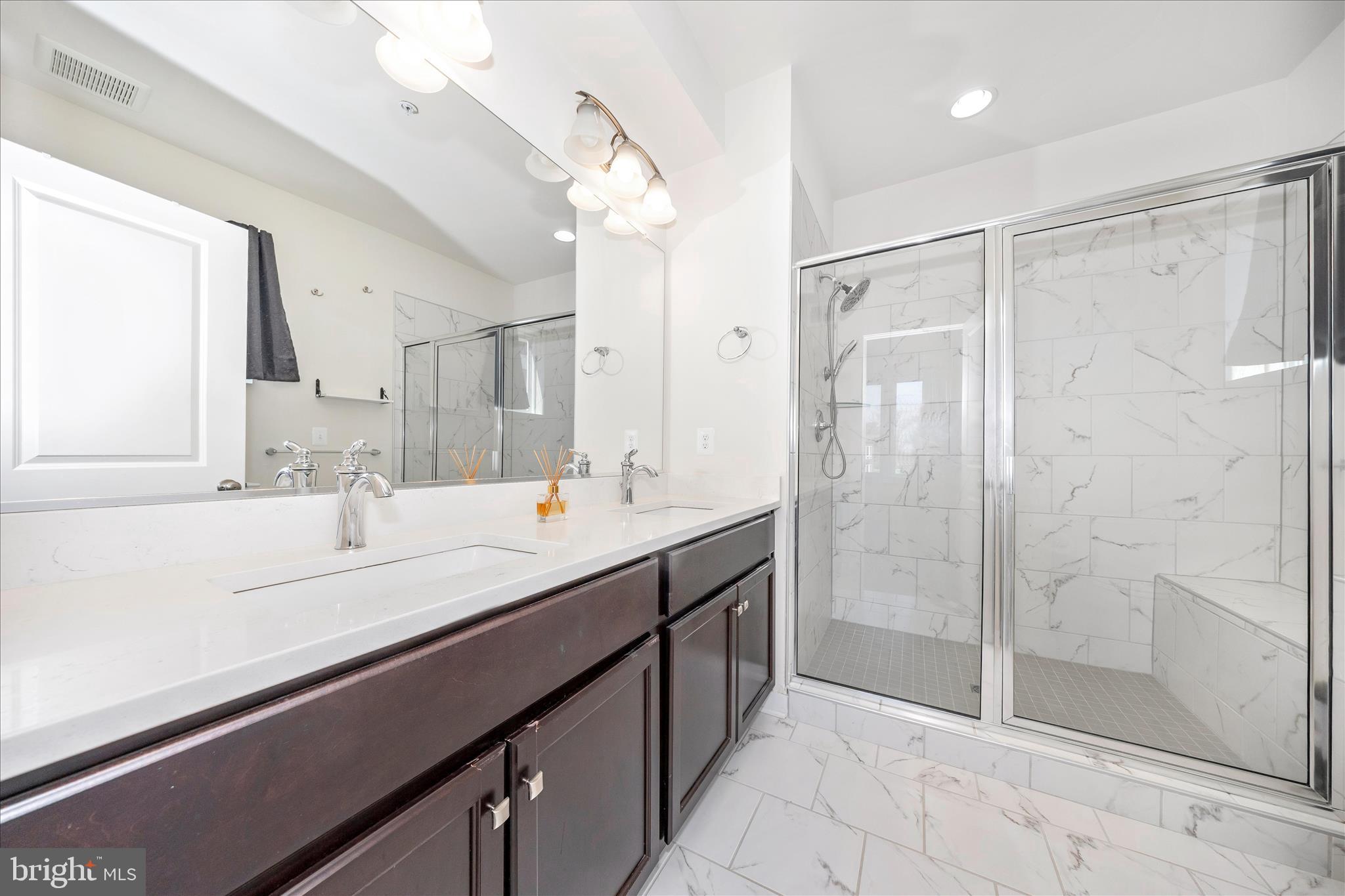 RIVER PLACE - Residential