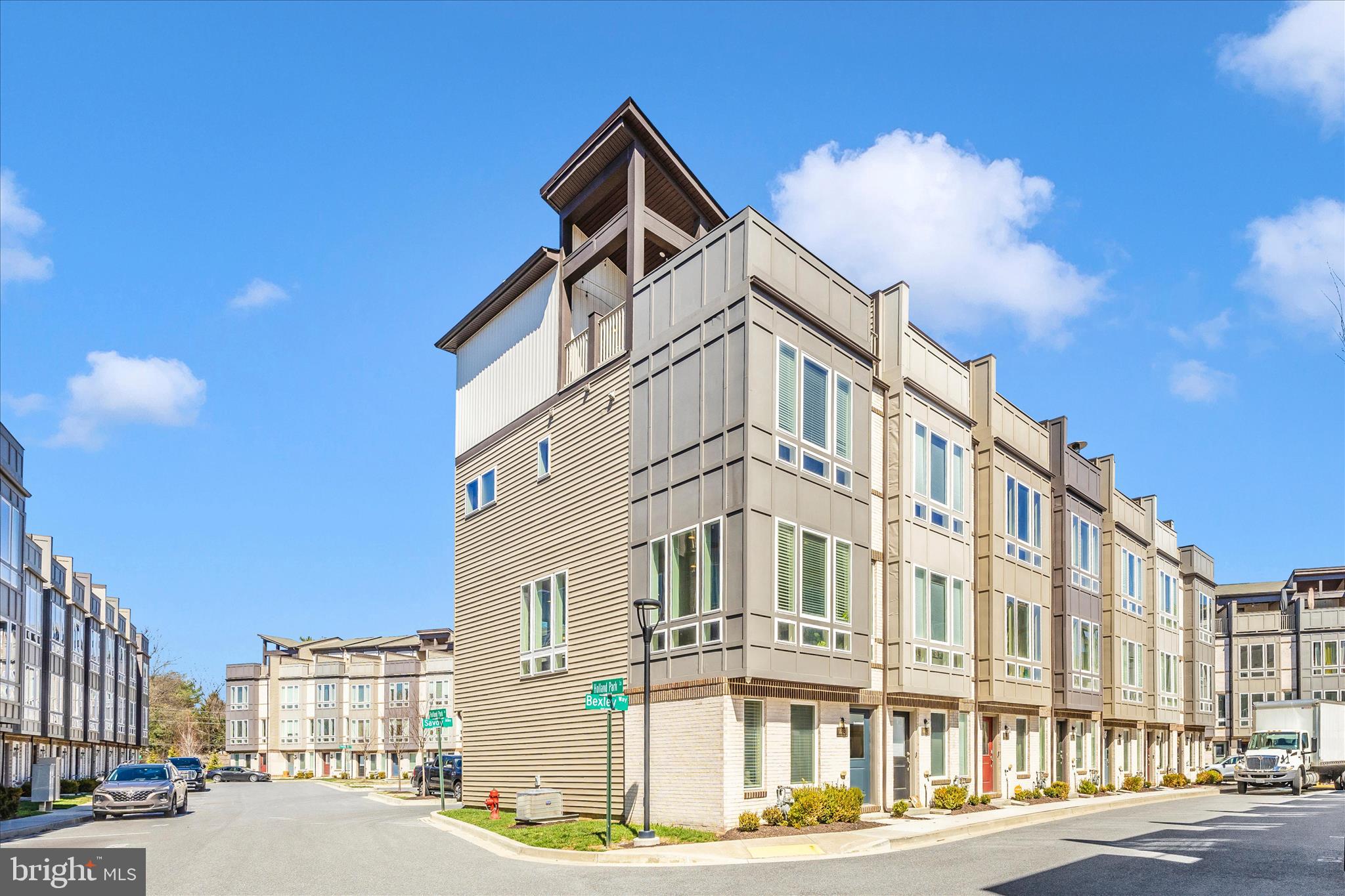 RIVER PLACE - Residential