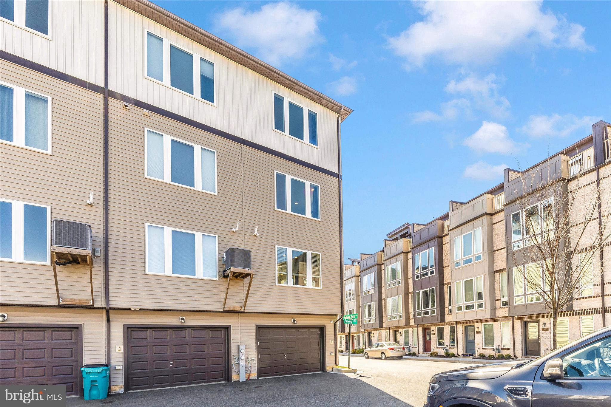 RIVER PLACE - Residential