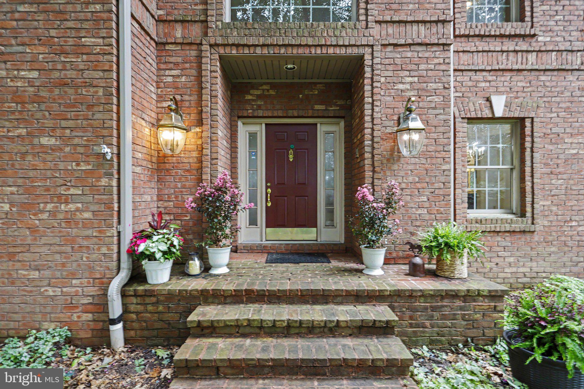 659 HUNTERS LANE