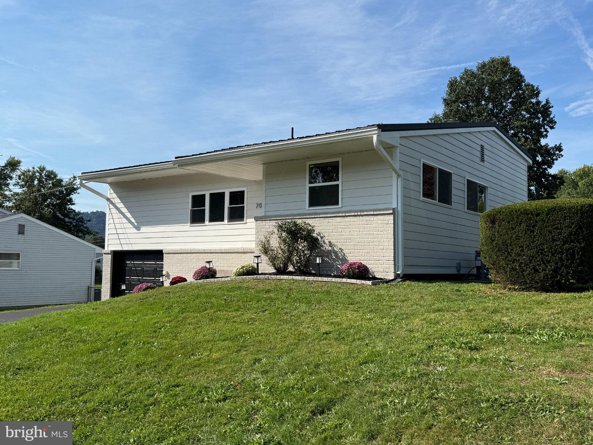 708 EDISON ROAD