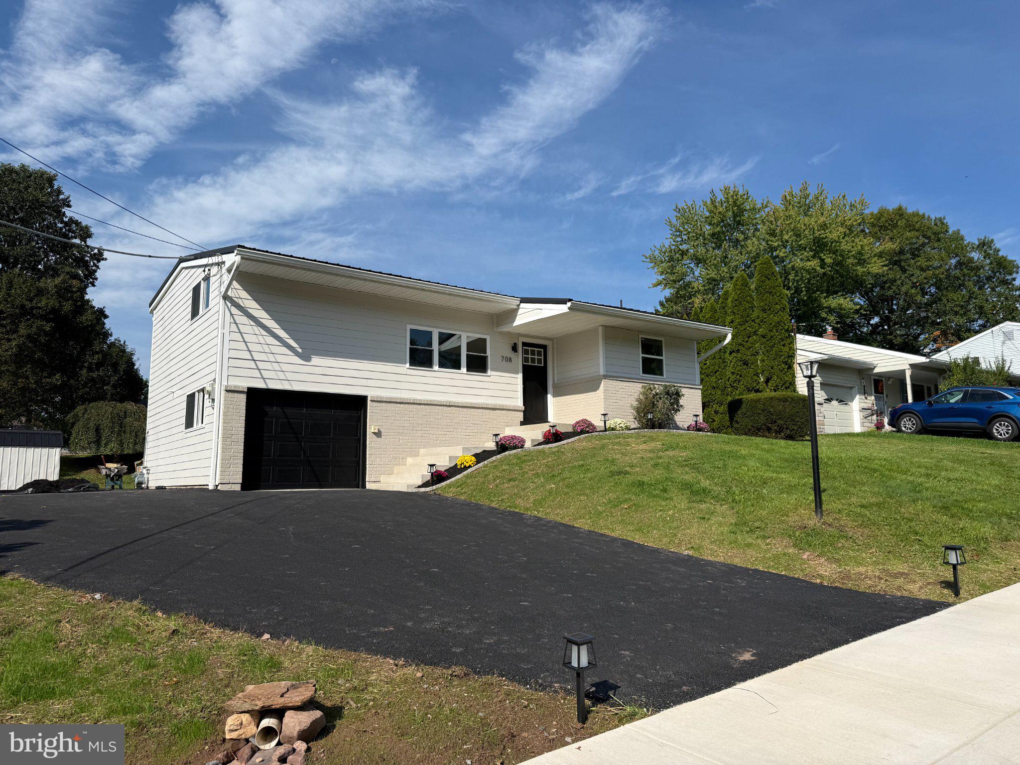 708 EDISON ROAD