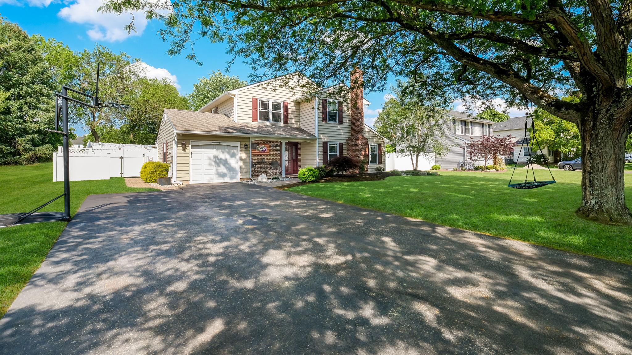 239 BURGUNDY LANE