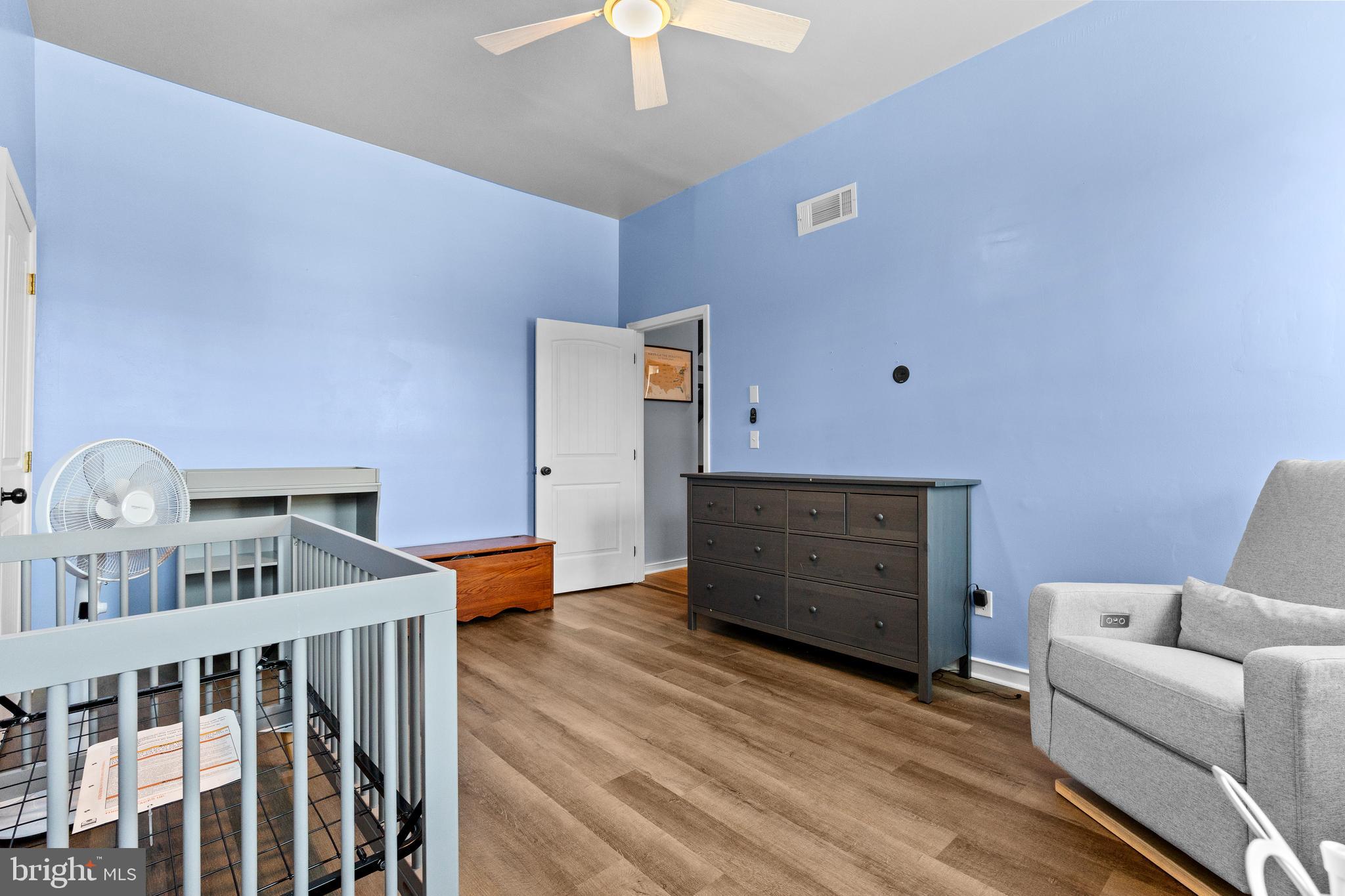 NEWTON SQUARE - Residential