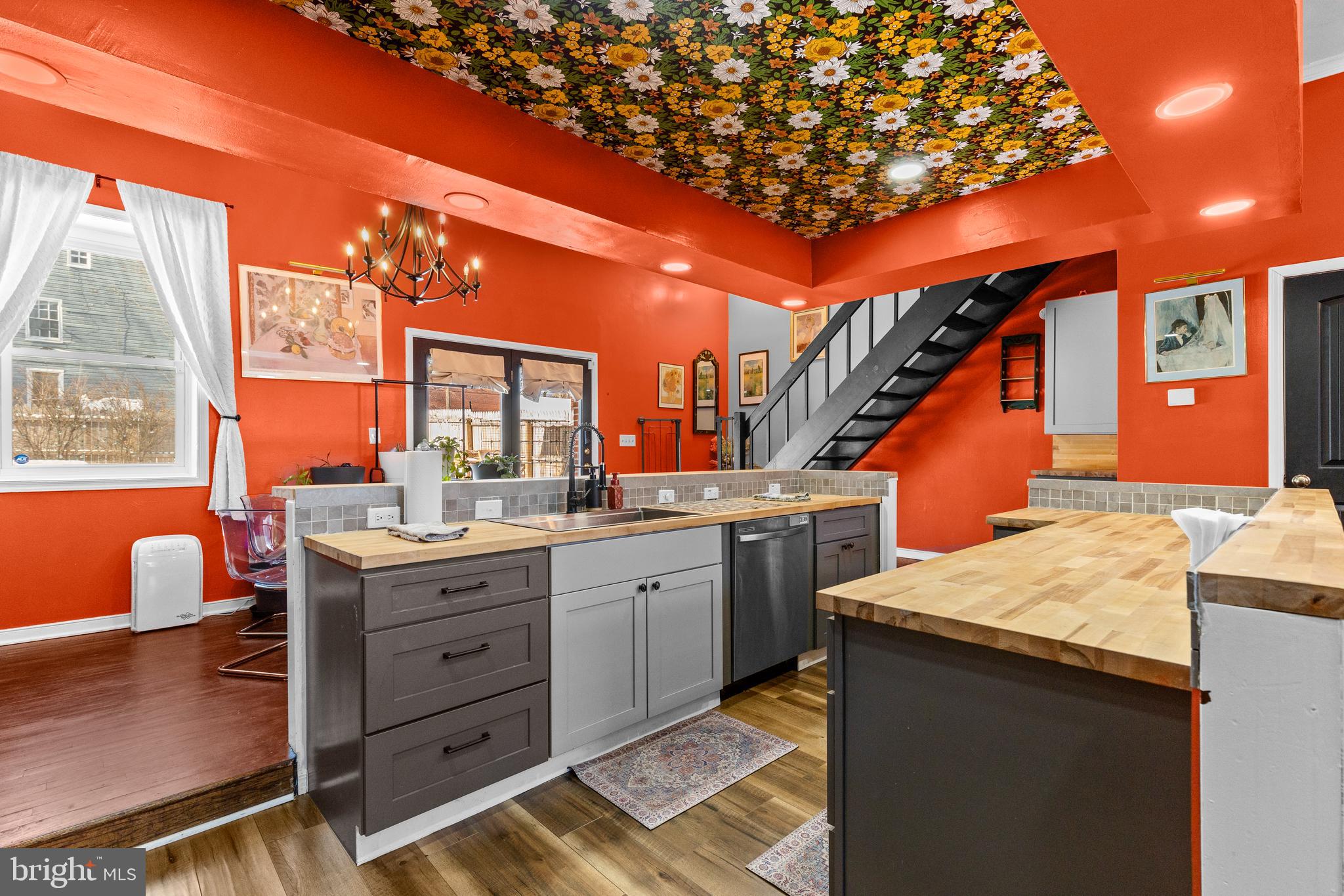 NEWTON SQUARE - Residential