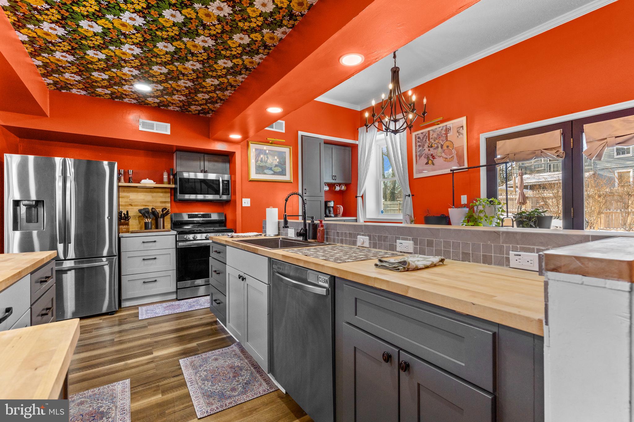 NEWTON SQUARE - Residential