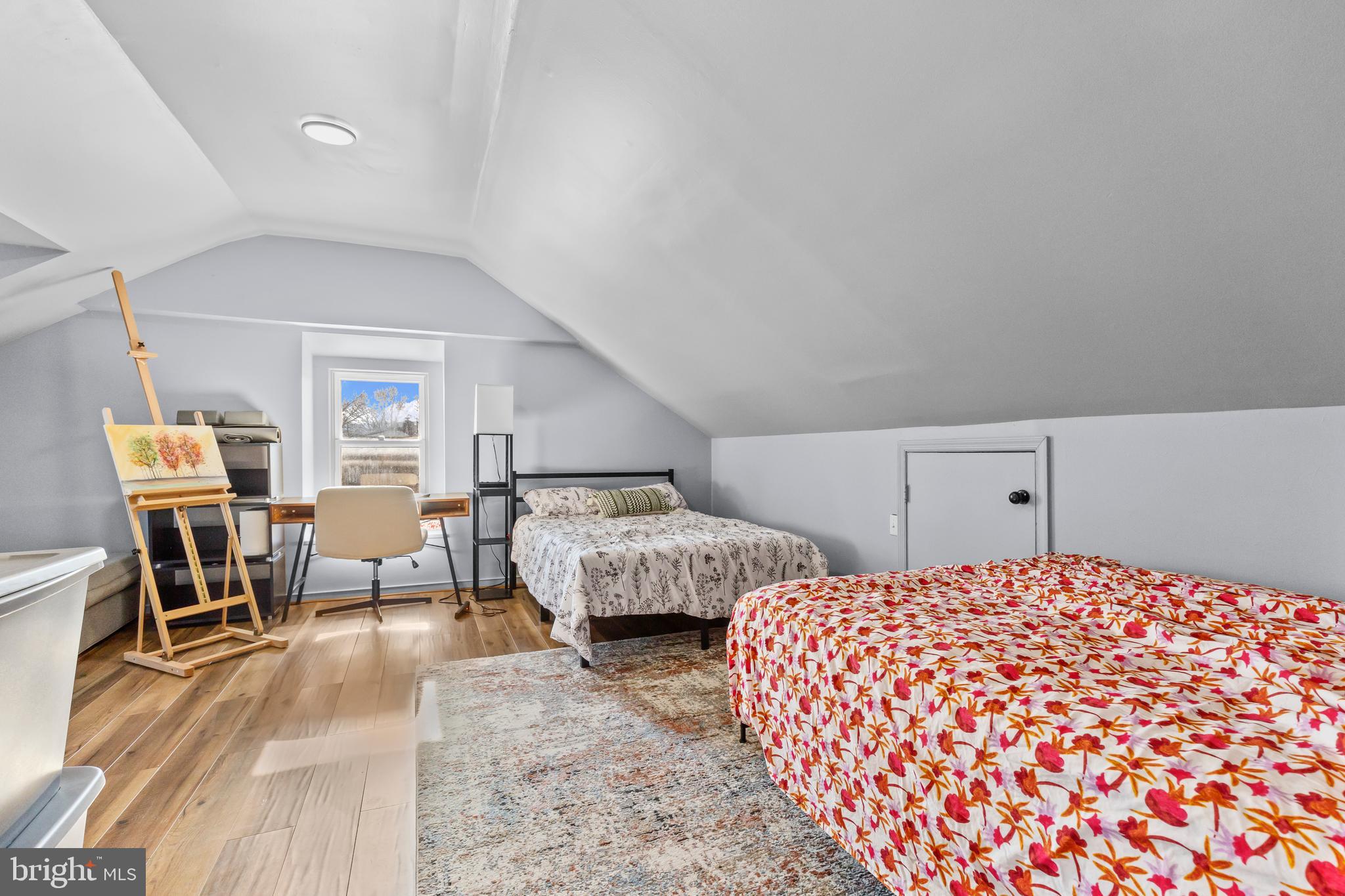 NEWTON SQUARE - Residential