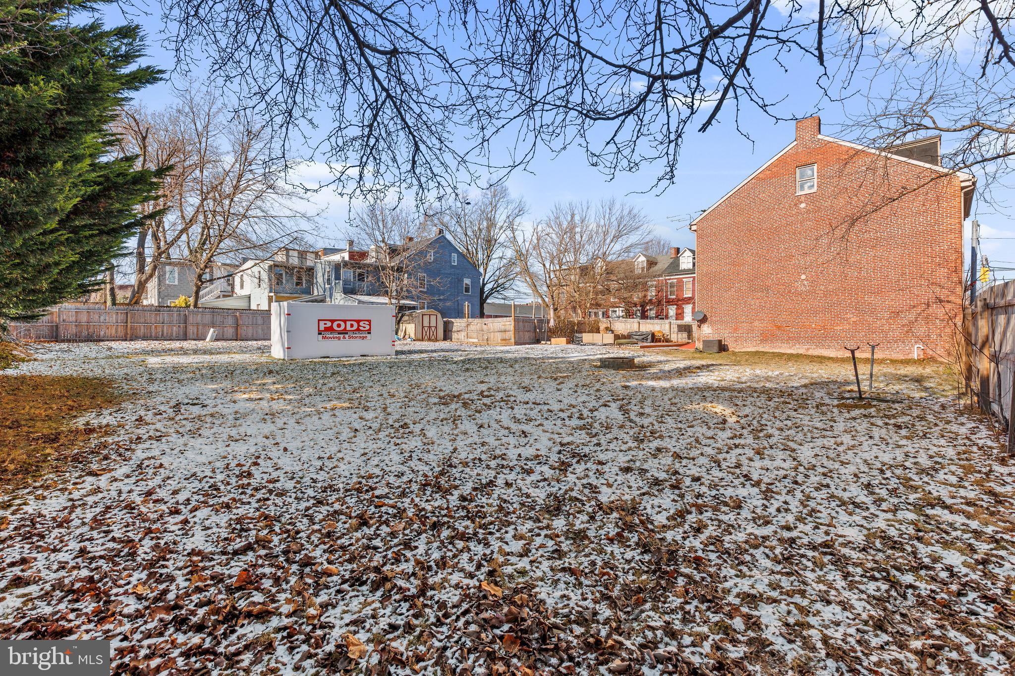 NEWTON SQUARE - Residential