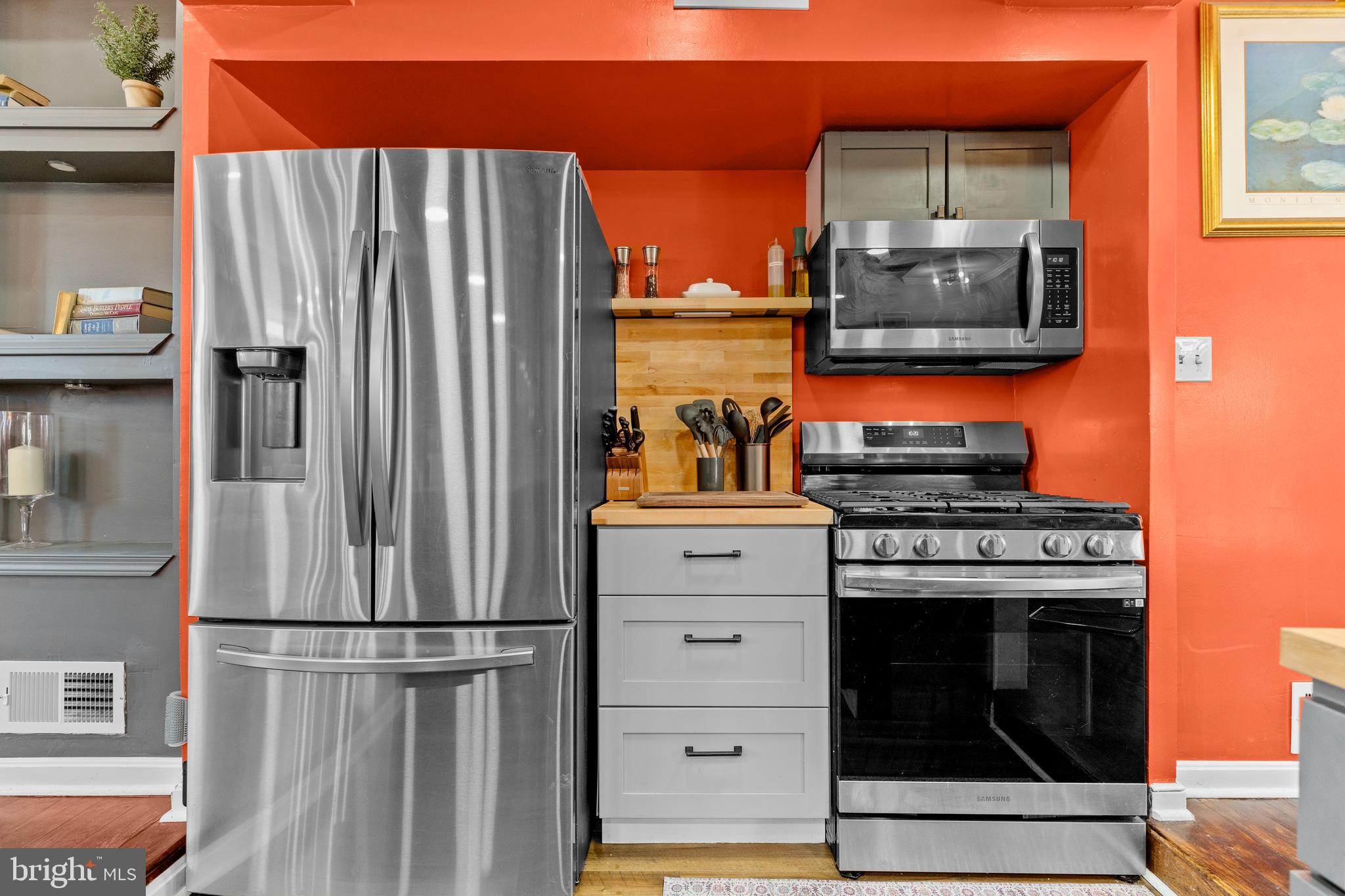 NEWTON SQUARE - Residential