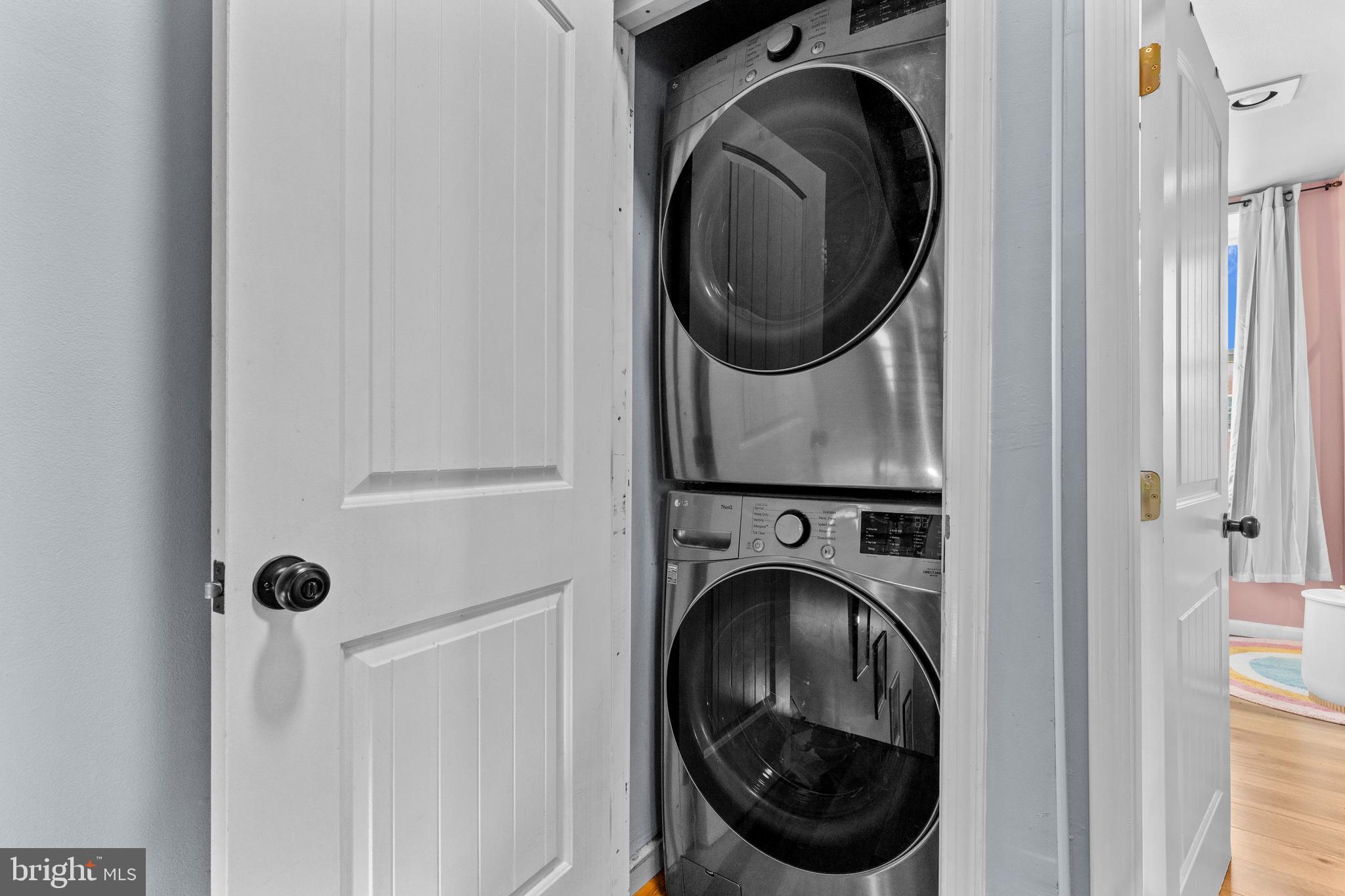 NEWTON SQUARE - Residential