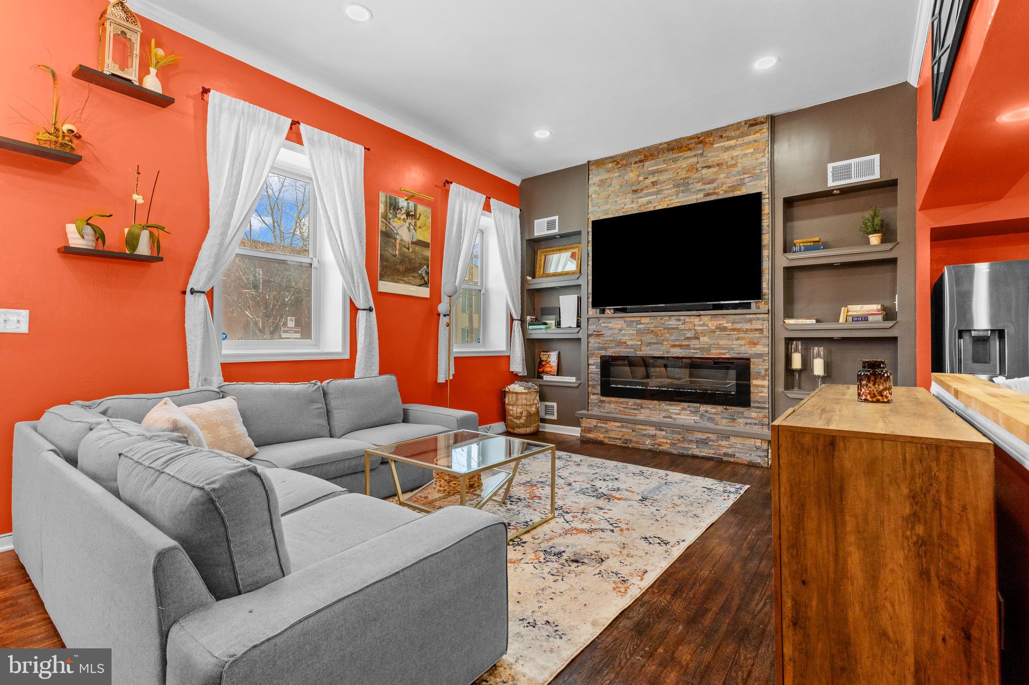 NEWTON SQUARE - Residential