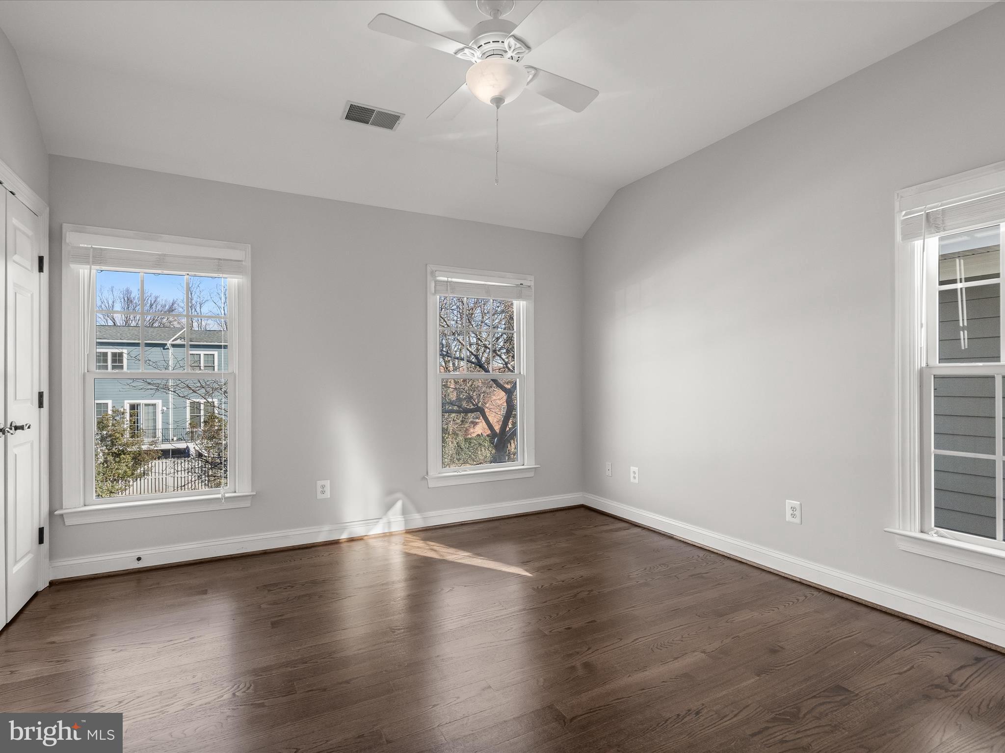 MAJESTIC OAK - Residential