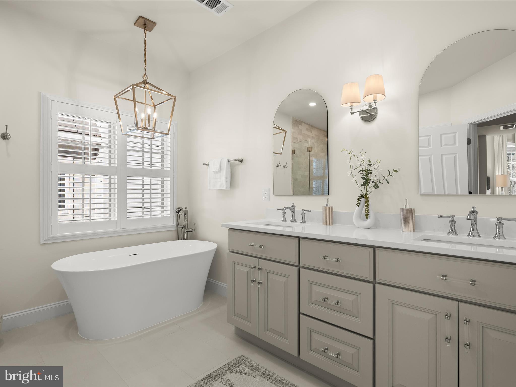 MAJESTIC OAK - Residential