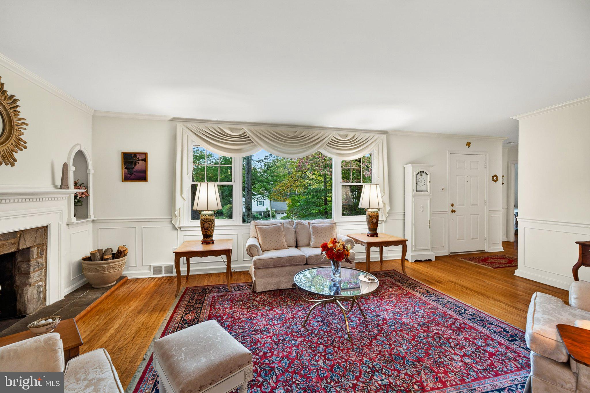 59 LAKESIDE AVENUE