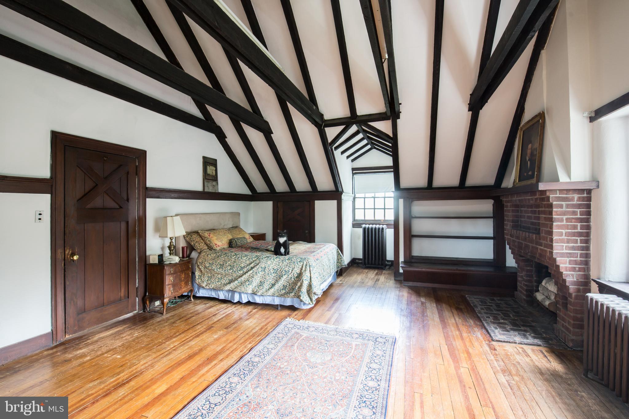 CHESTNUT HILL - Residential