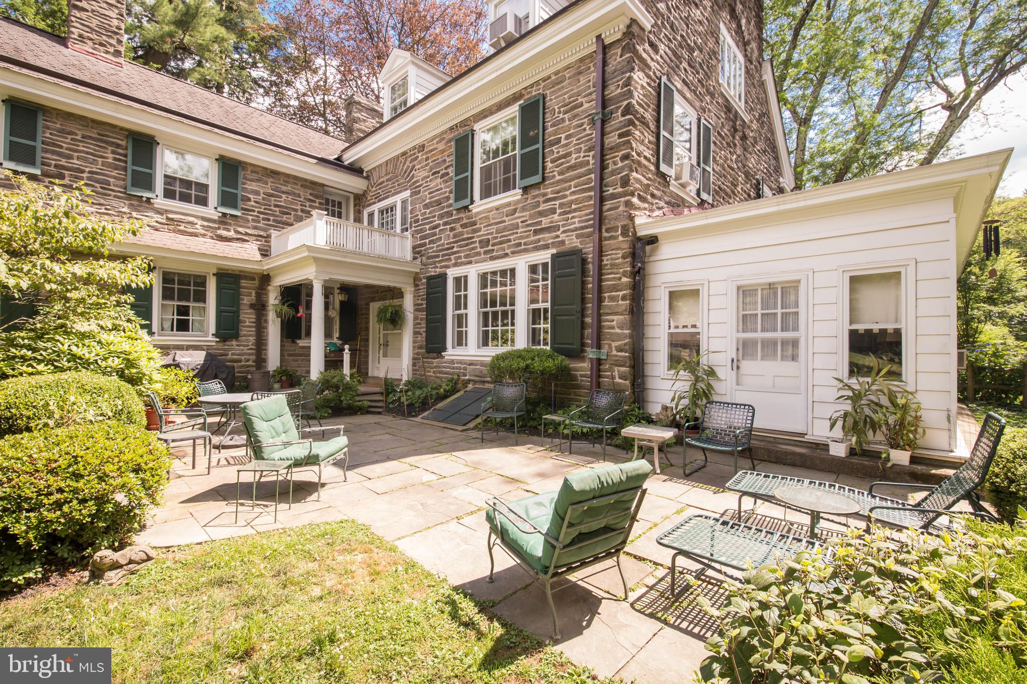 CHESTNUT HILL - Residential