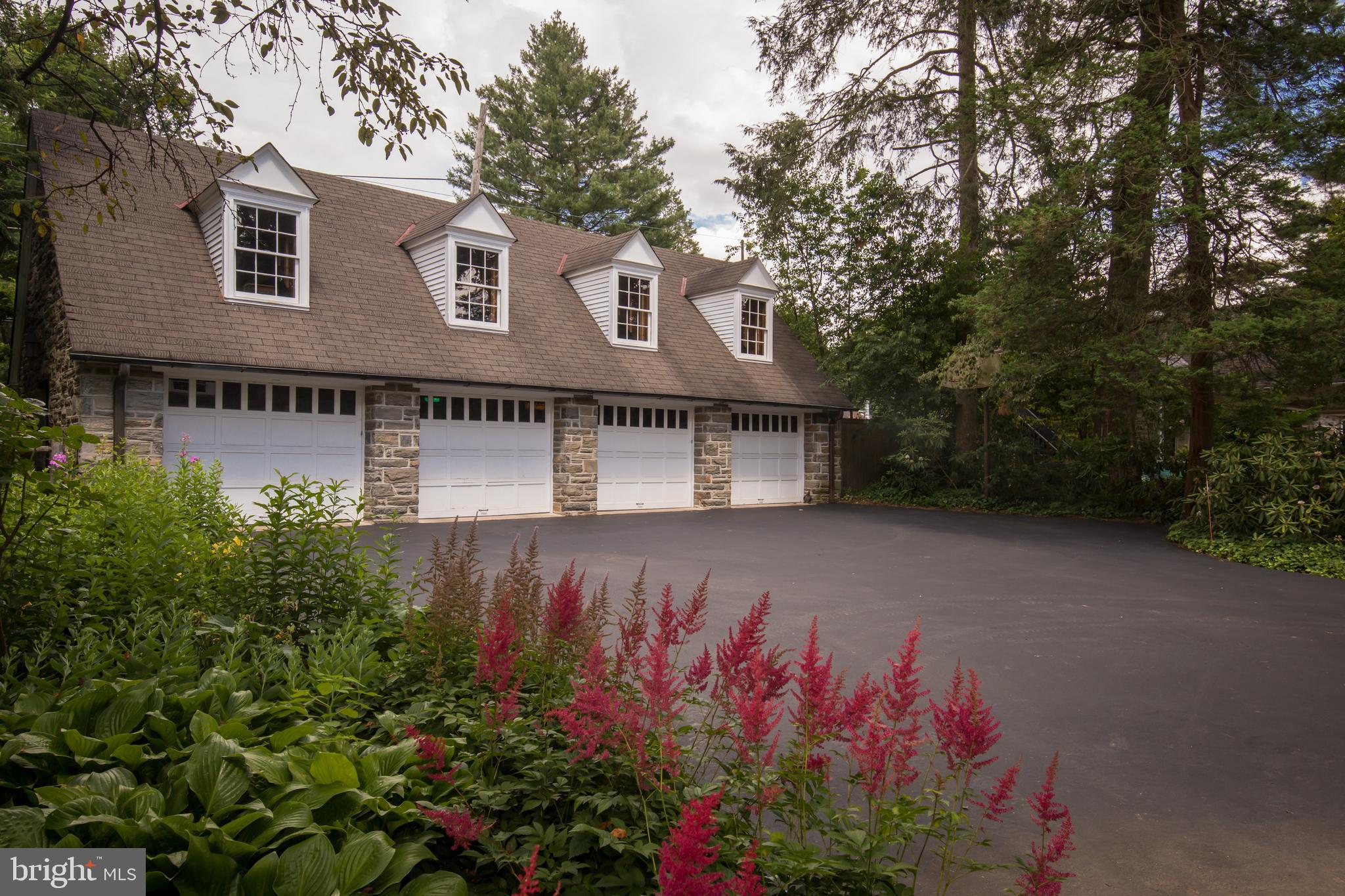 CHESTNUT HILL - Residential