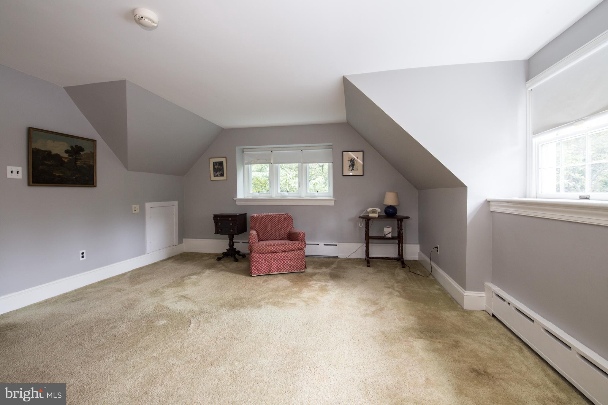 CHESTNUT HILL - Residential