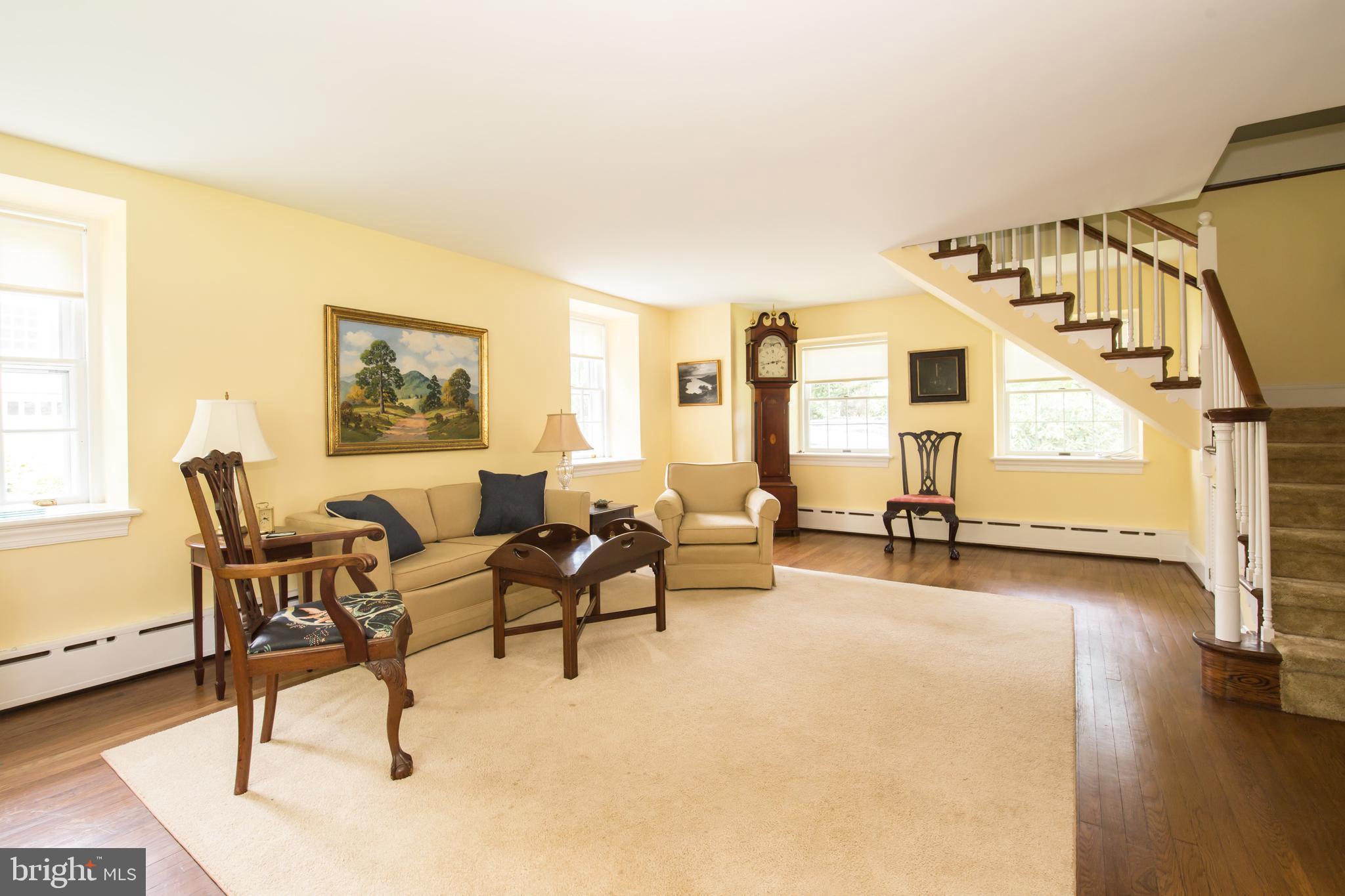 CHESTNUT HILL - Residential